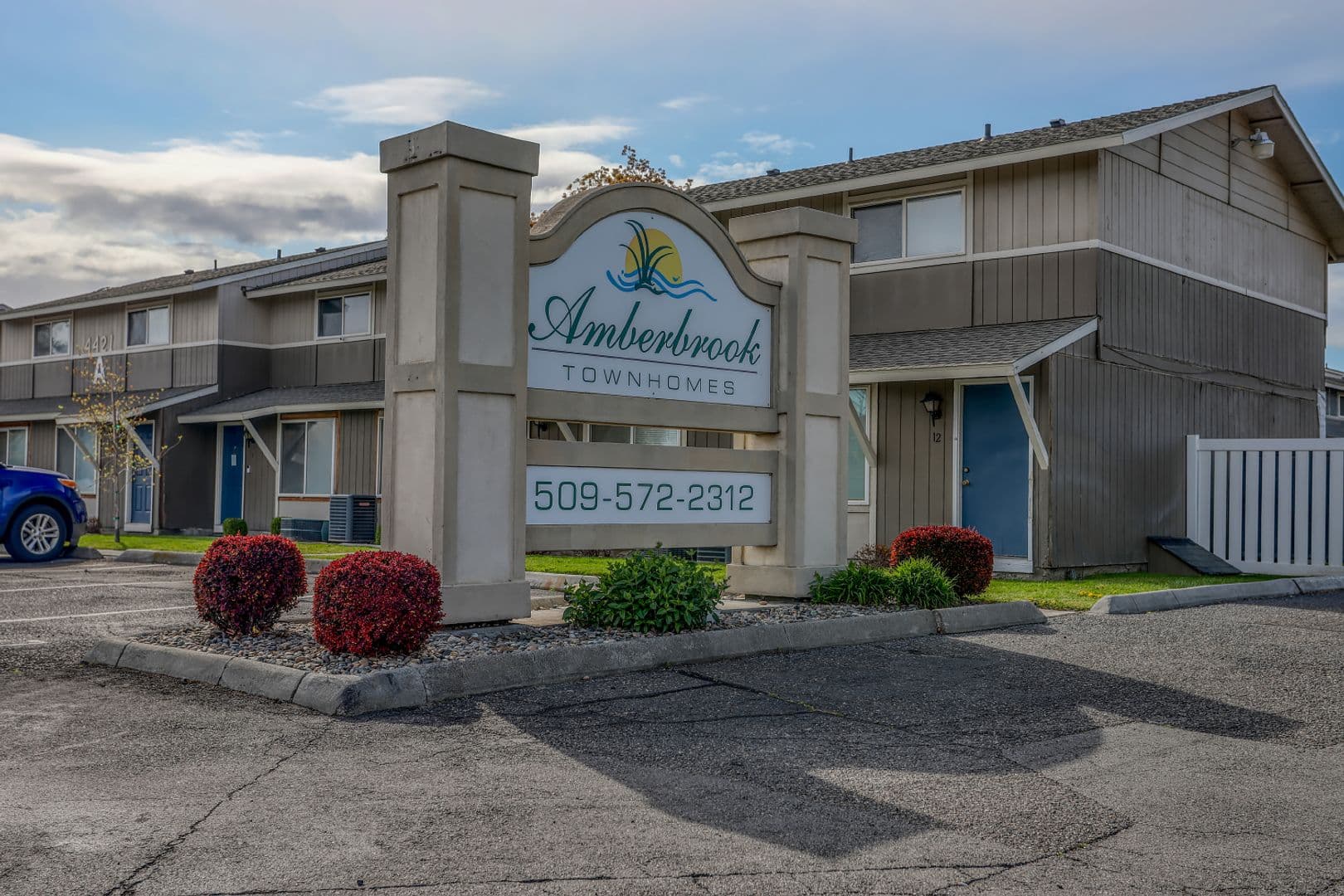 Kennewick Townhome: 4421 W Hood Ave