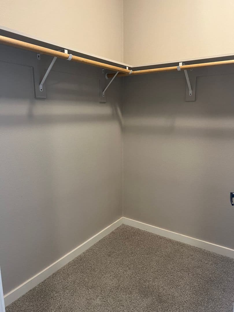 Vancouver Apartment: 608 NE 86th St