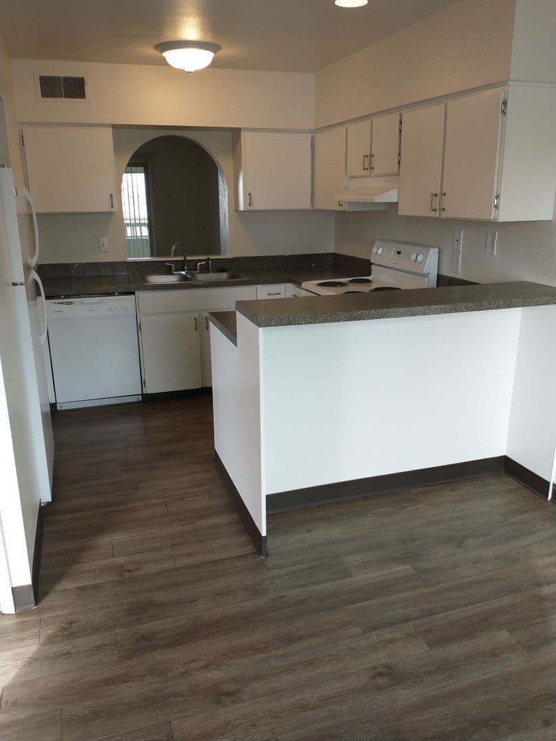 Kennewick Apartment: 507 N Arthur St