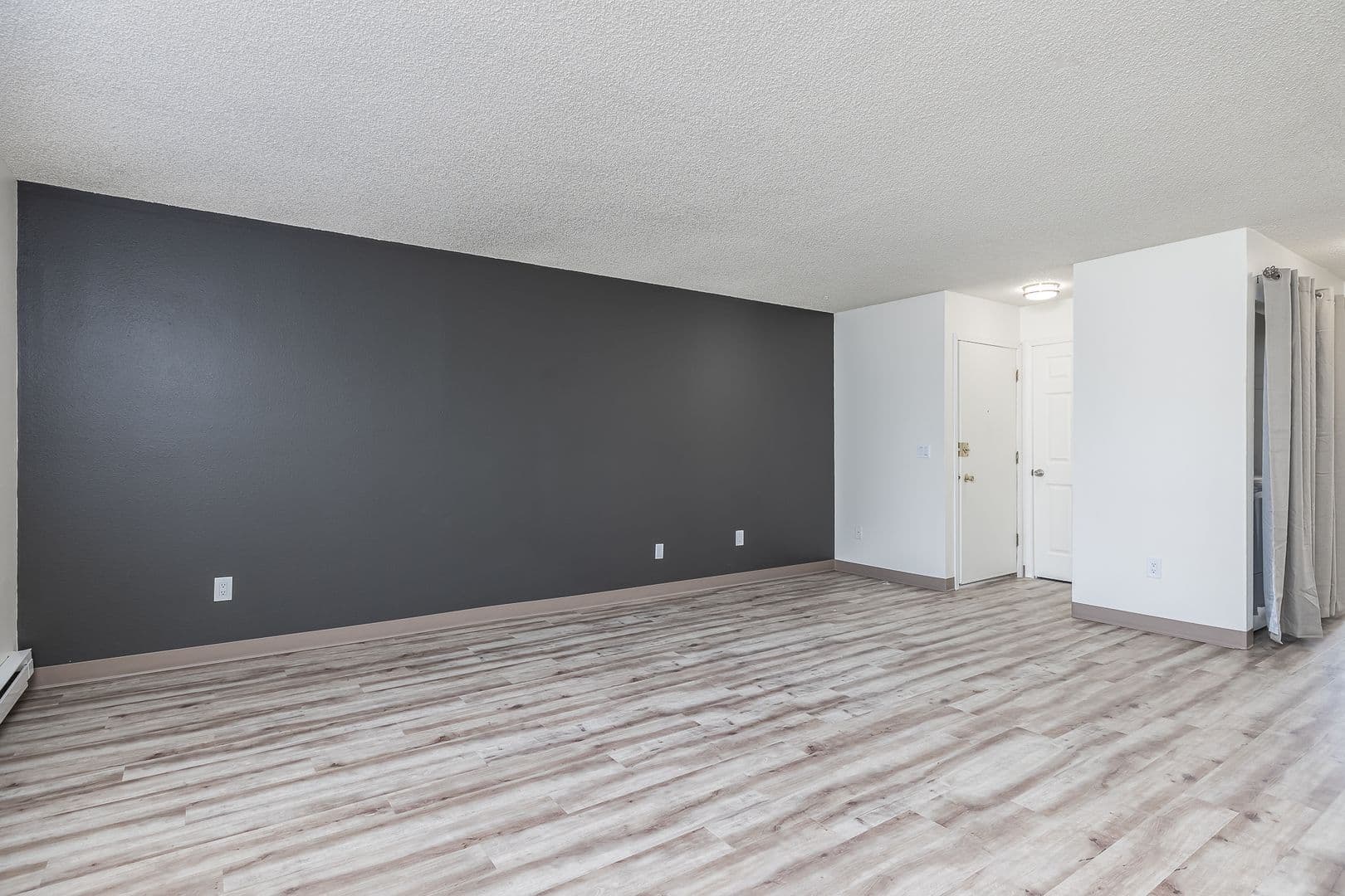 Kennewick Apartment: 3131 W Hood Ave