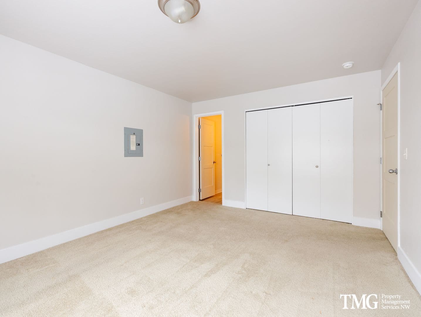 Vancouver Apartment: 5313 NE 68th Ave