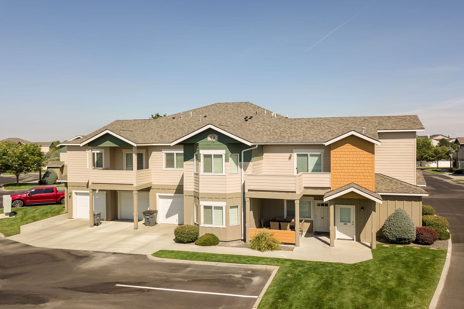 Kennewick Apartment: 8180 W 4th Ave