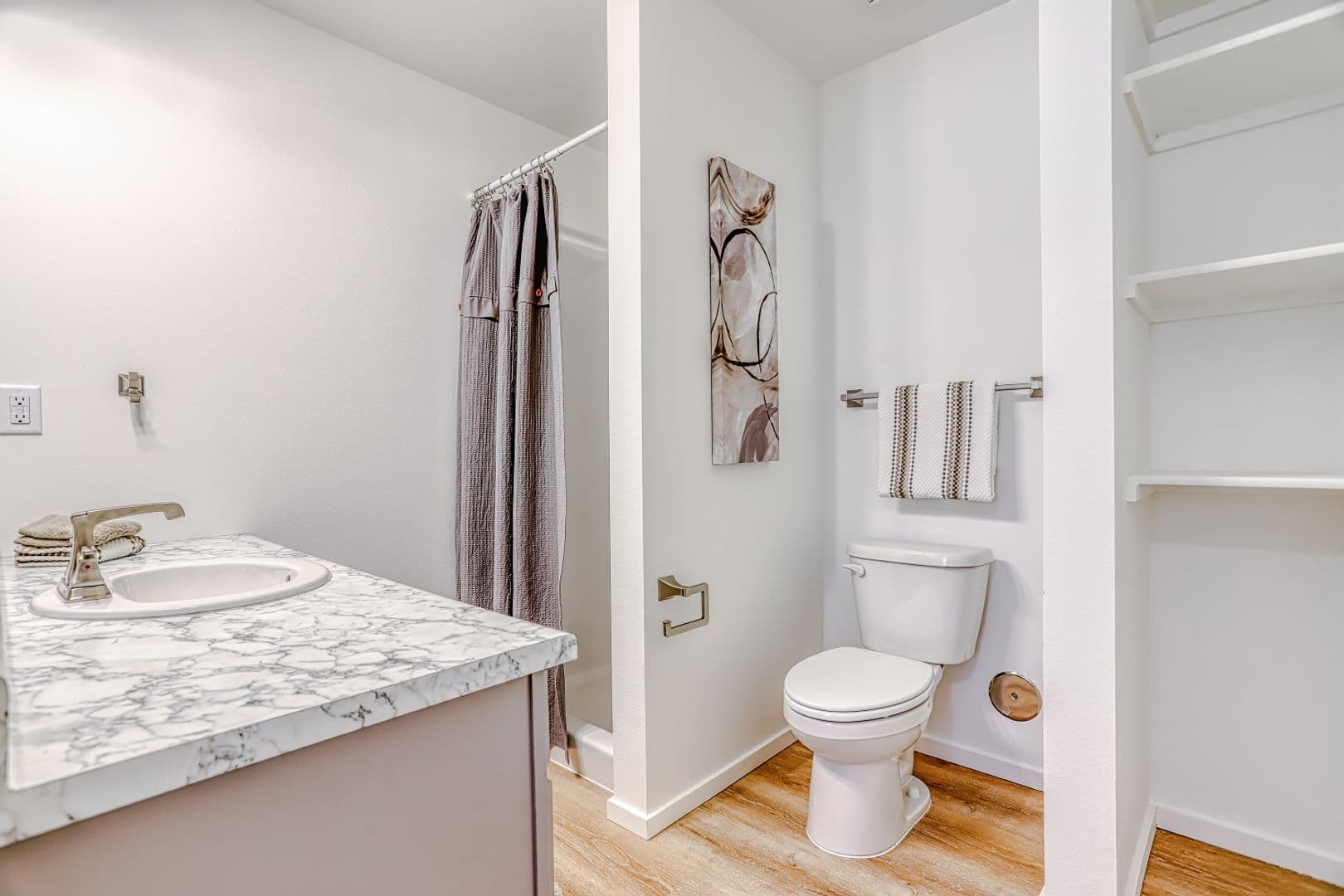 Kennewick Apartment: 2652 W 15th Ave
