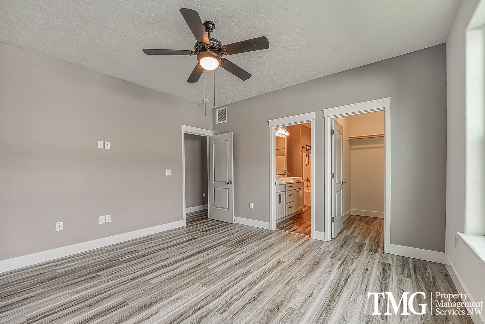 Richland House: 4504 Corvina Street