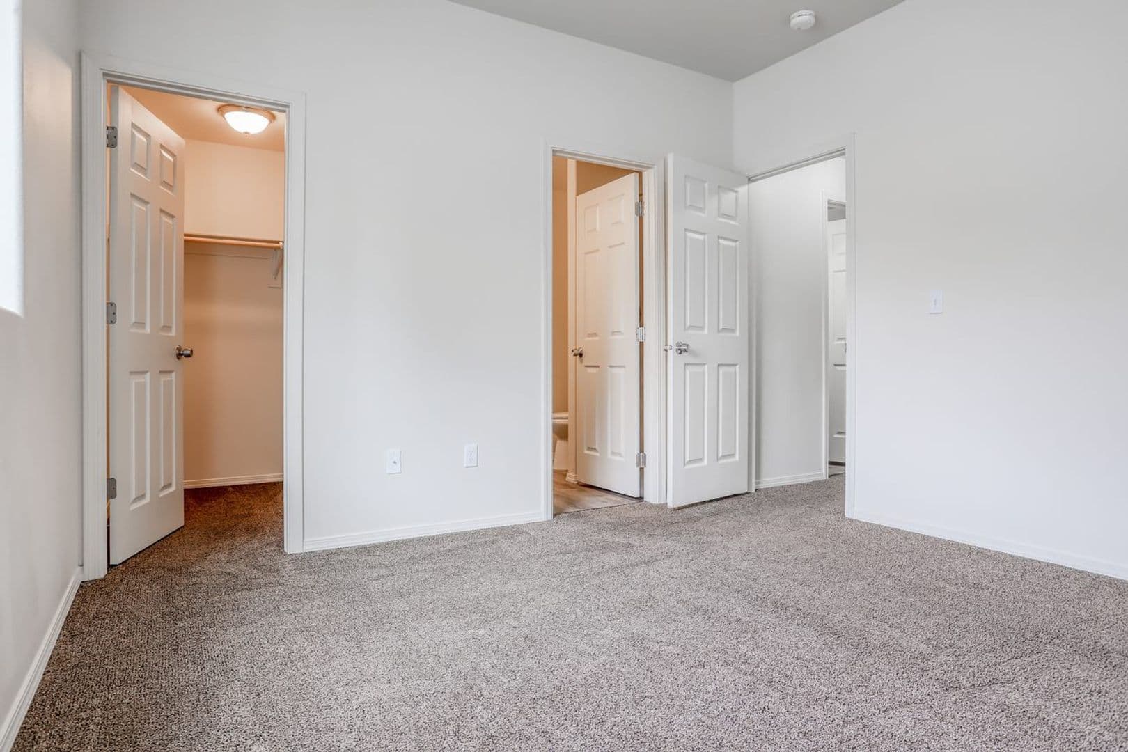 Kennewick Apartment: 3887 W 7th Ave
