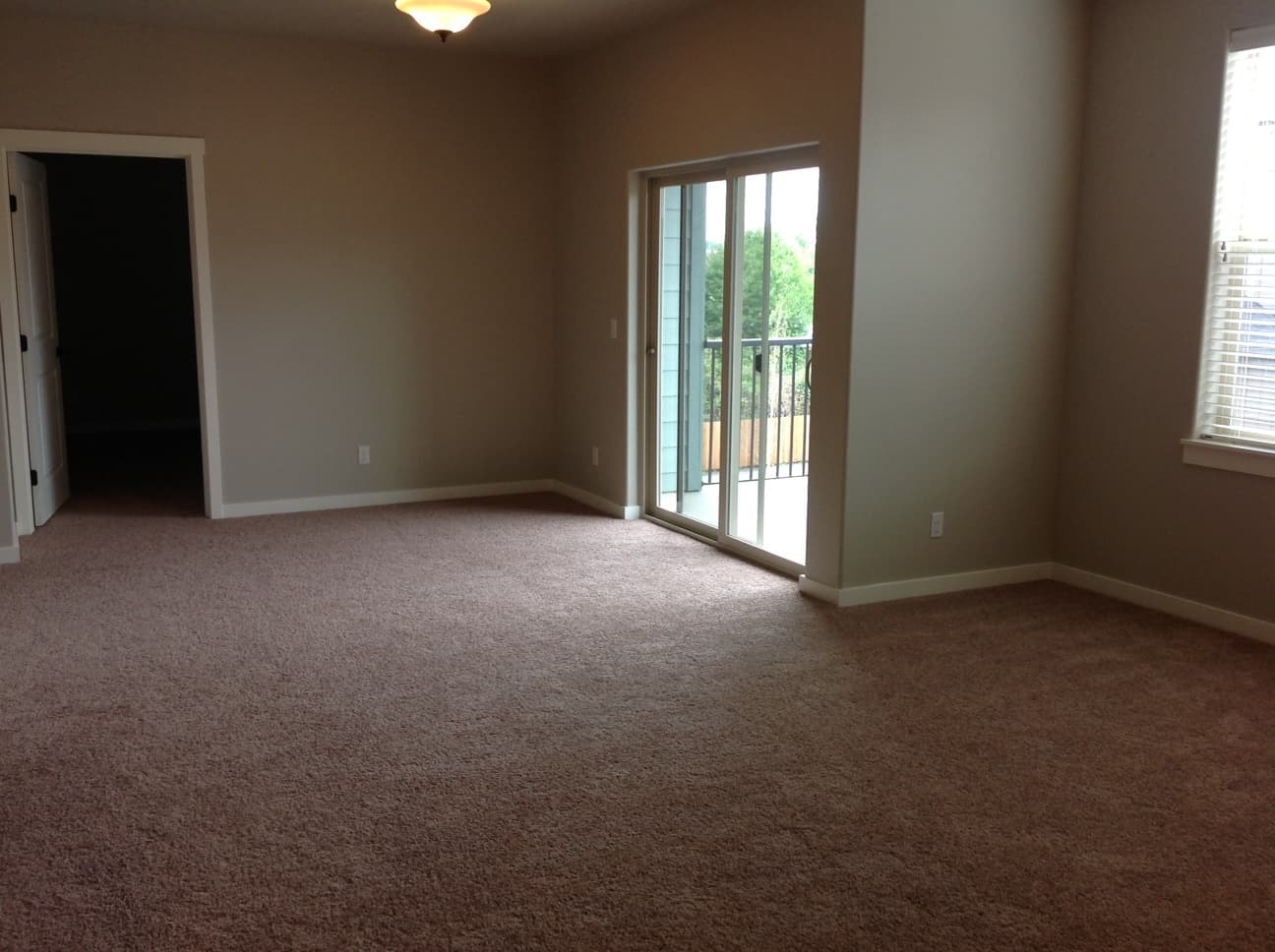 Vancouver Apartment: 608 NE 86th St