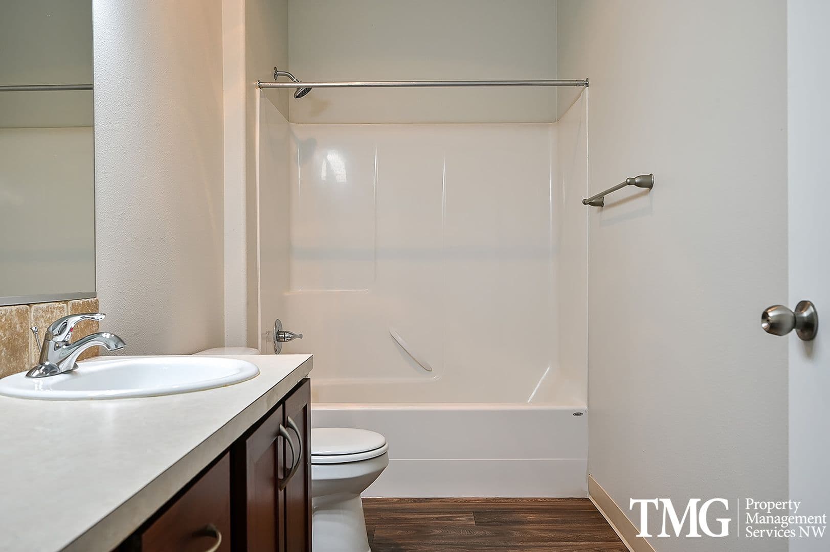 Vancouver Apartment: 4705 NE Leverich Park Way