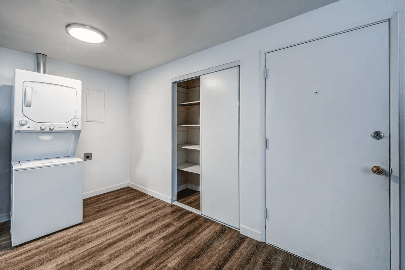 Kennewick Apartment: 12 S Morain St