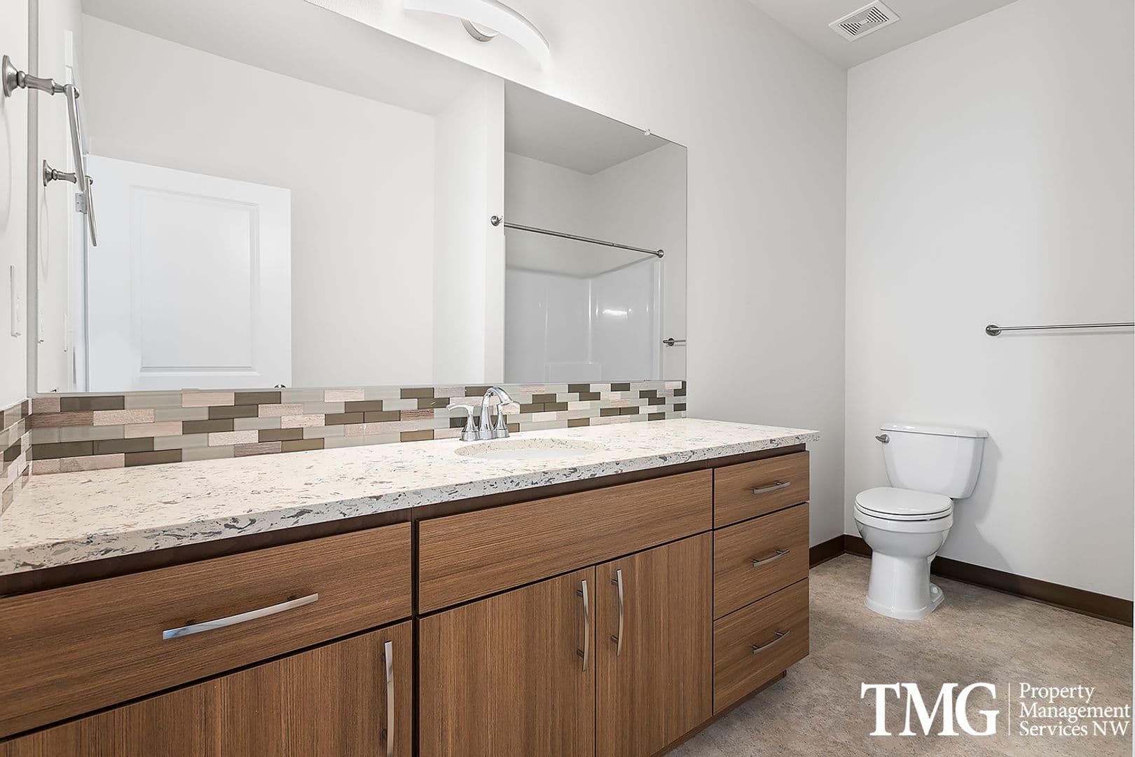 Kennewick Apartment: 7960 W 10th Ave