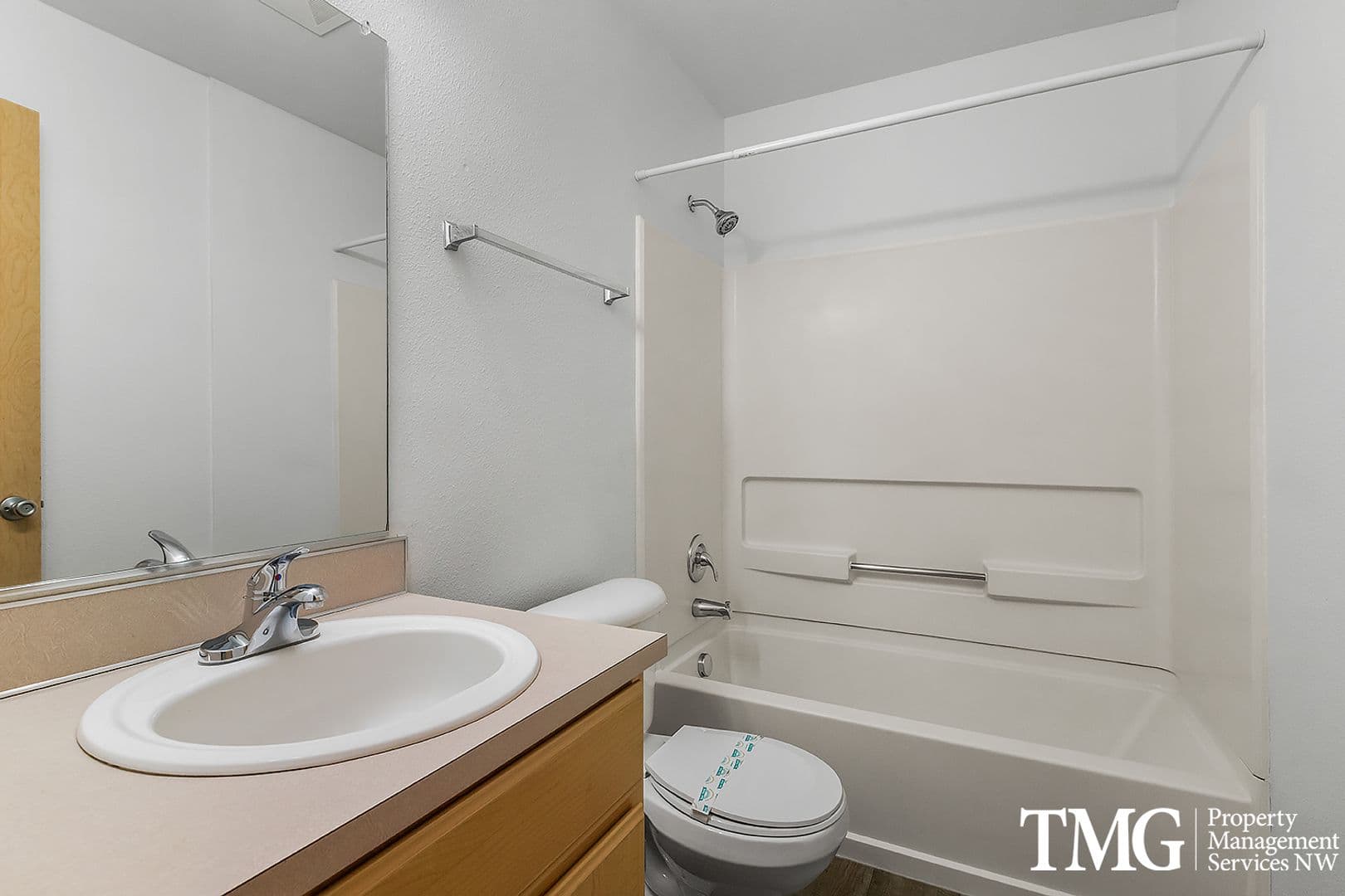 Vancouver Apartment: 13608 NE 72nd St