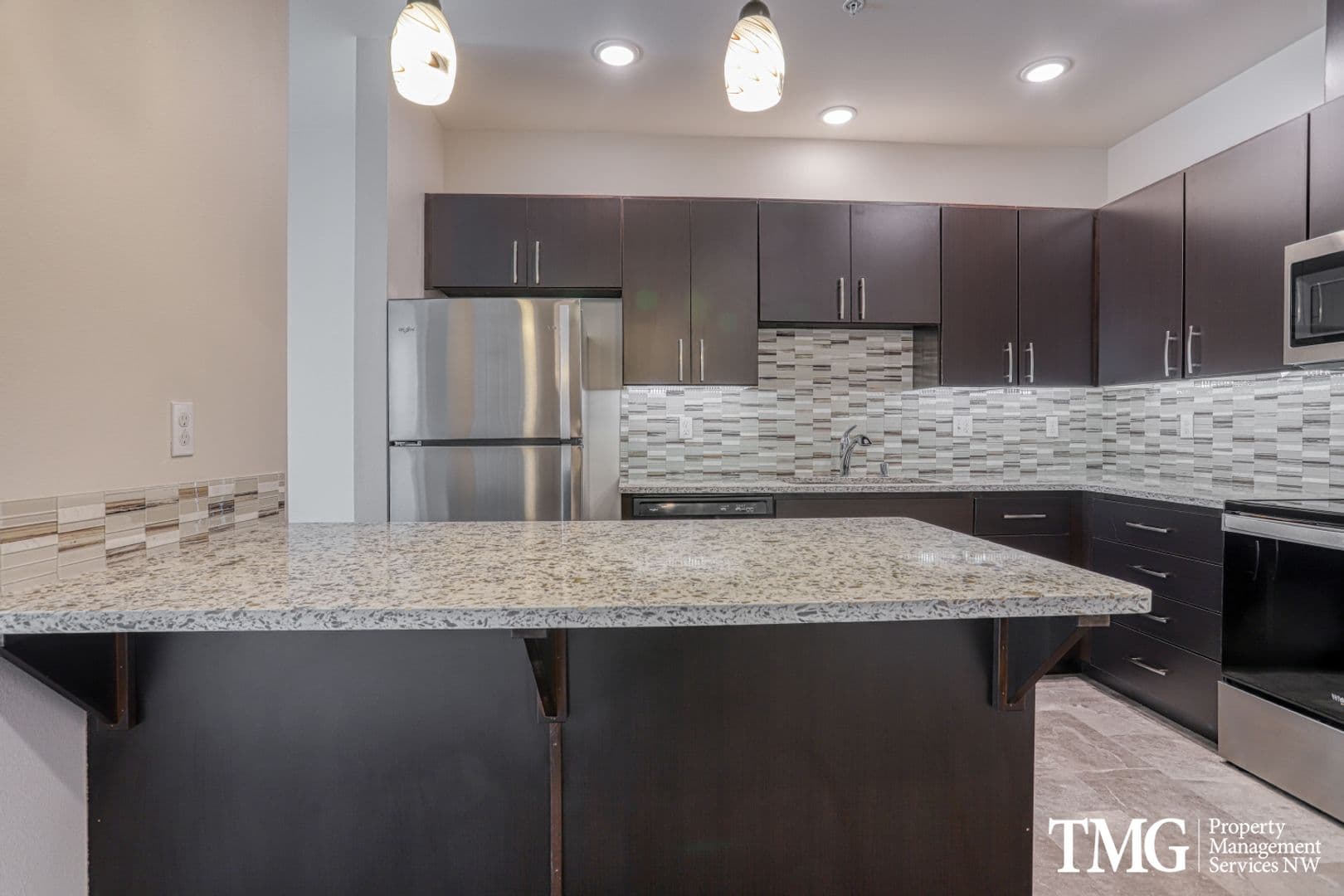 Kennewick Apartment: 7960 W 10th Ave