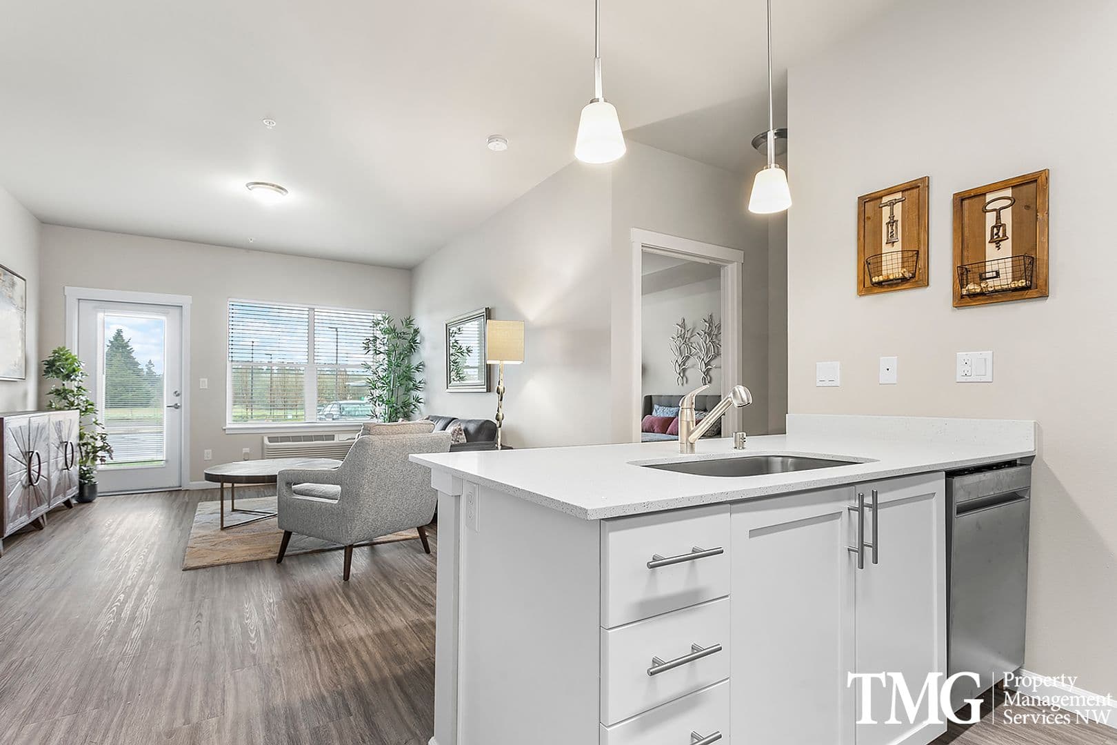 Ridgefield Apartment: 540 S Royle Rd