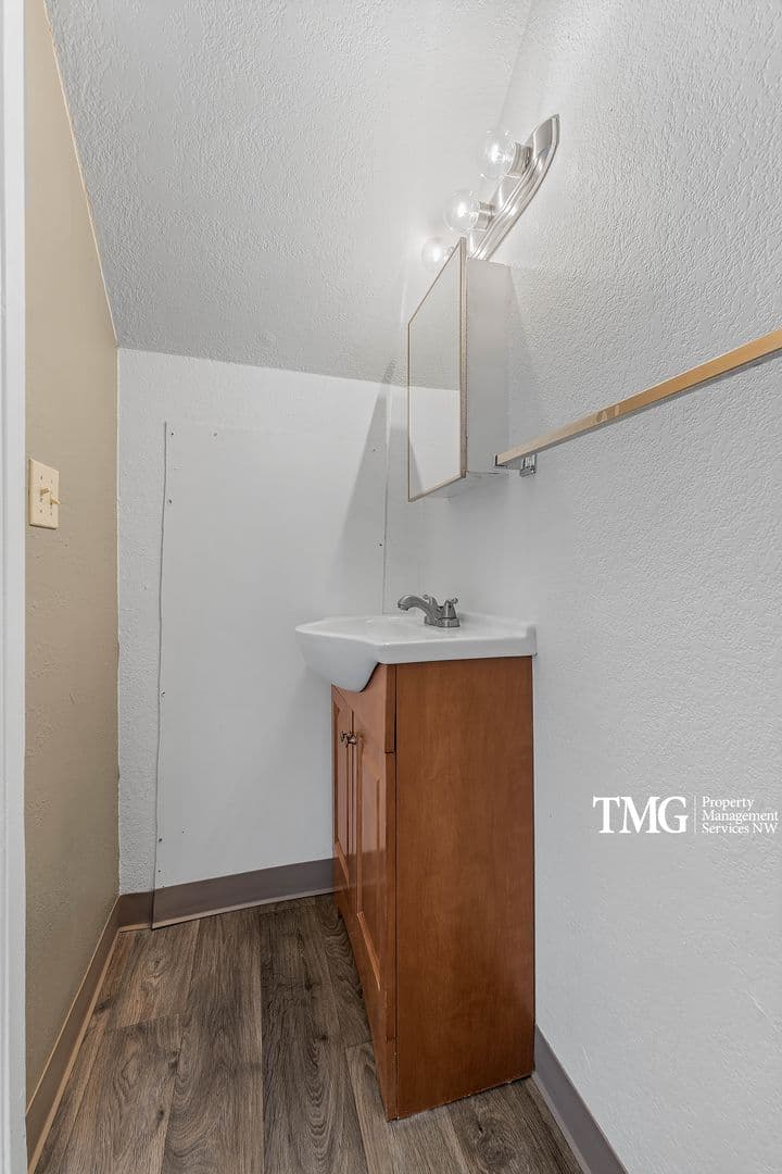 Kennewick Apartment: 803 S Olympia St