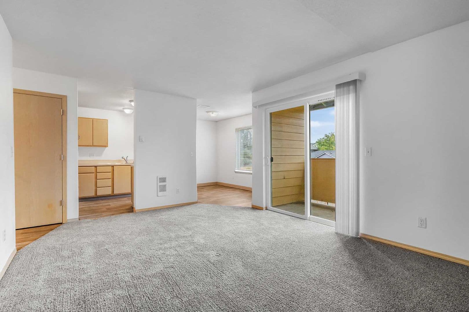 Vancouver Apartment: 13608 NE 72nd St