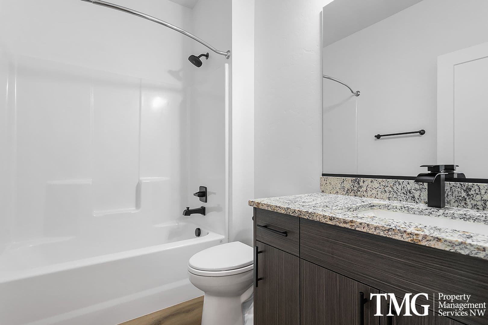Pasco Townhome: 5801 Road 92