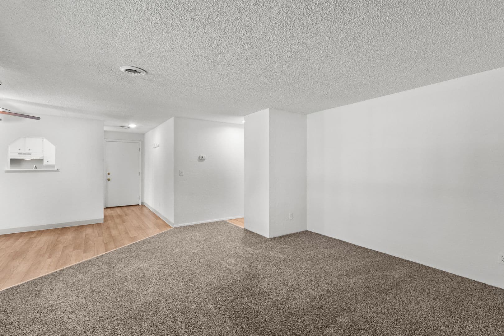 Richland Apartment: 850 Aaron Drive
