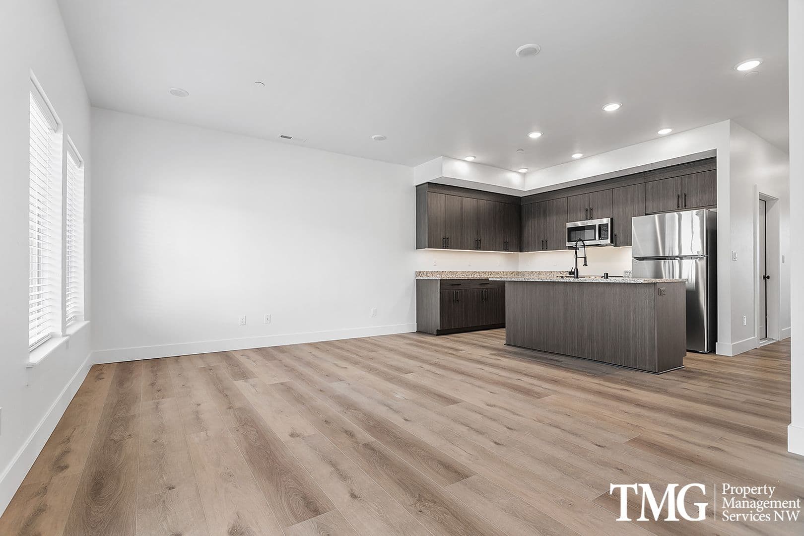 Pasco Townhome: 5801 Road 92