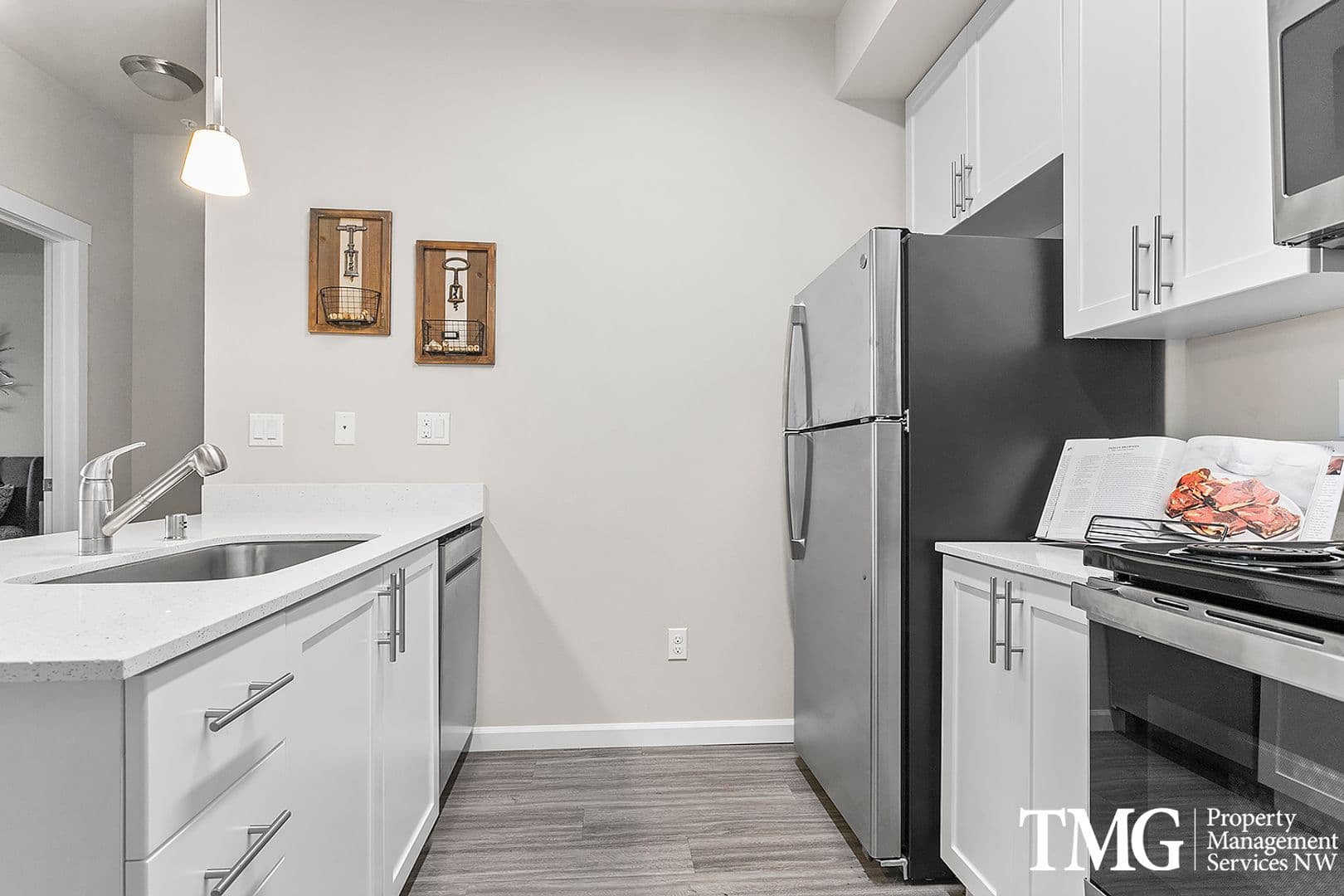 Ridgefield Apartment: 544 S Royle Rd