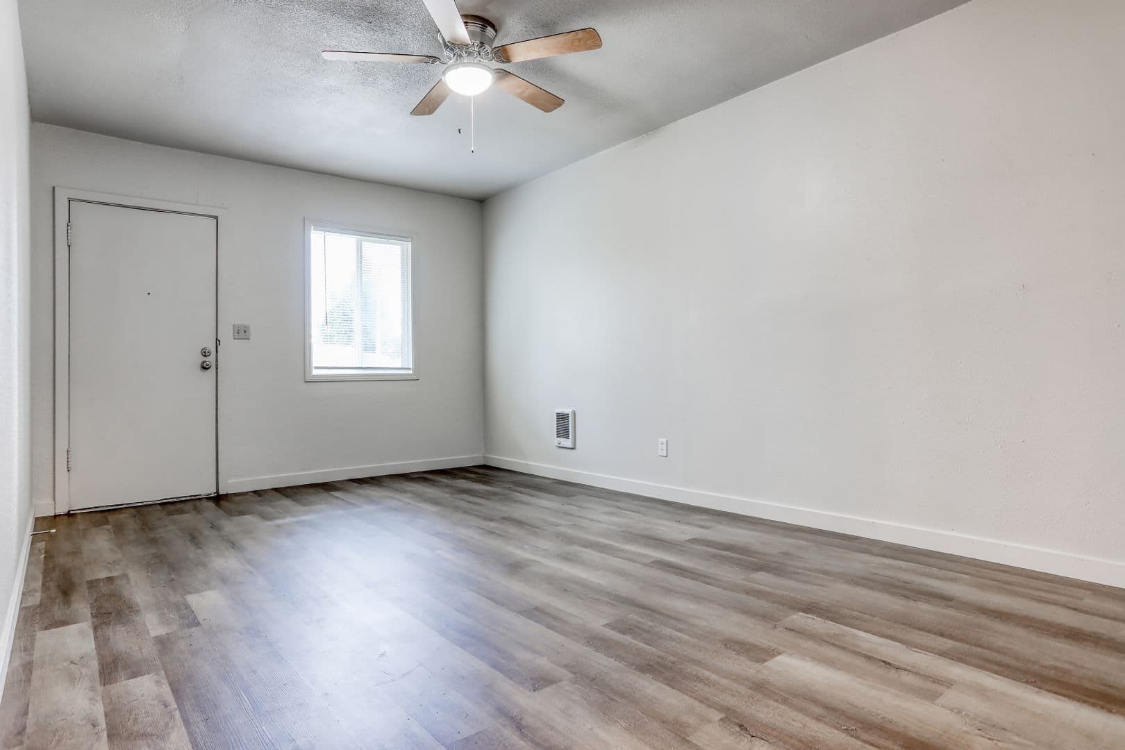 Vancouver Apartment: 3504 & 3506 Yeoman Avenue