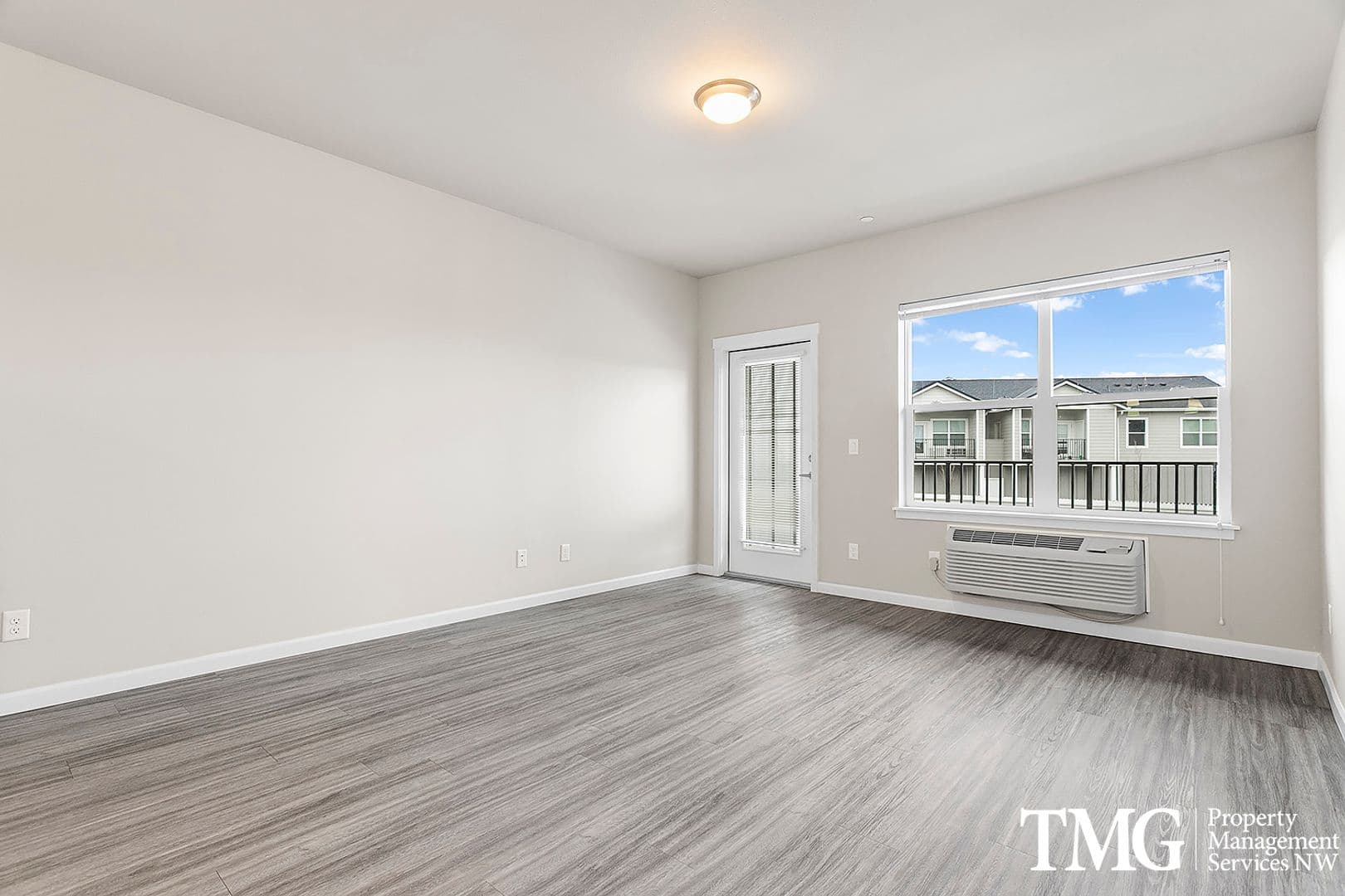 Ridgefield Apartment: 540 S Royle Rd