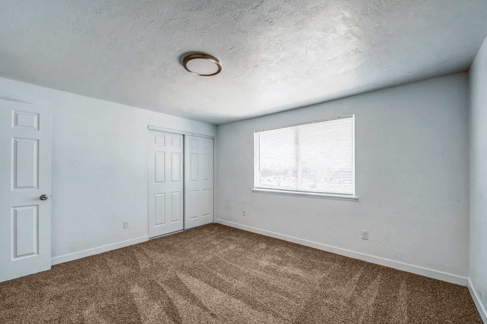 Kennewick Apartment: 12 S Morain St