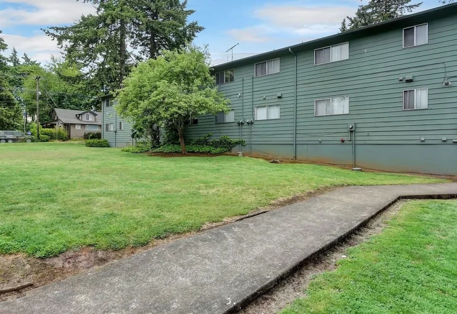 Vancouver Apartment: 2008 - 2010 E Fourth Plain Blvd