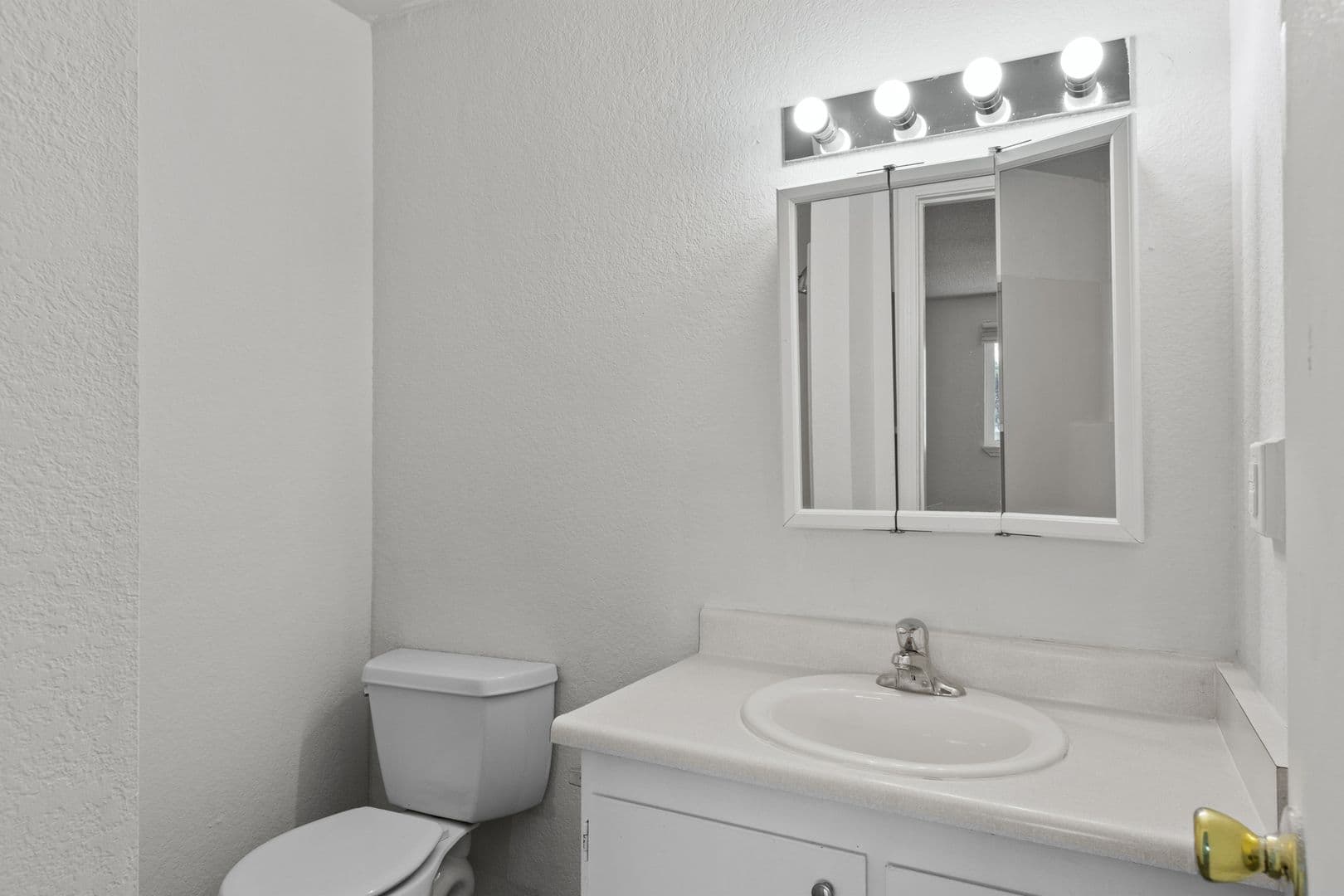 Richland Apartment: 850 Aaron Drive
