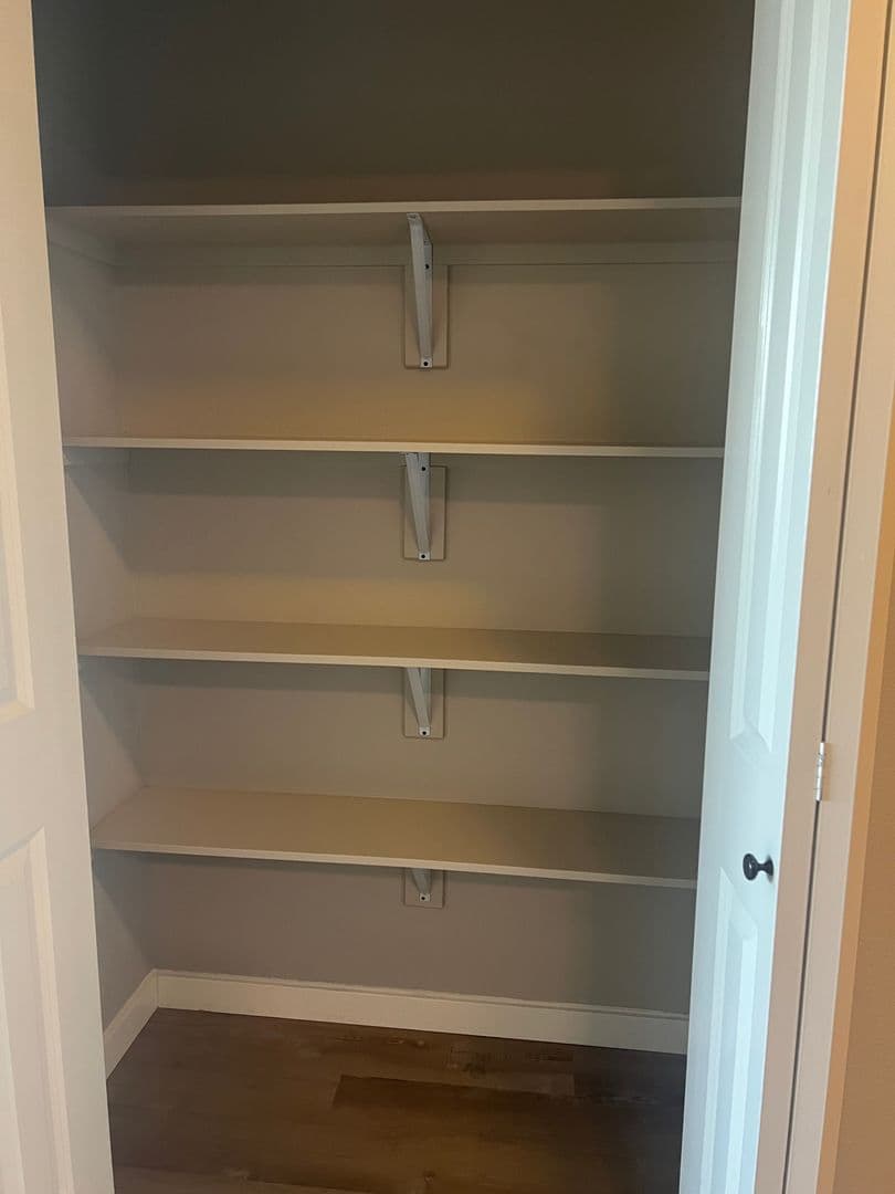 Vancouver Apartment: 608 NE 86th St