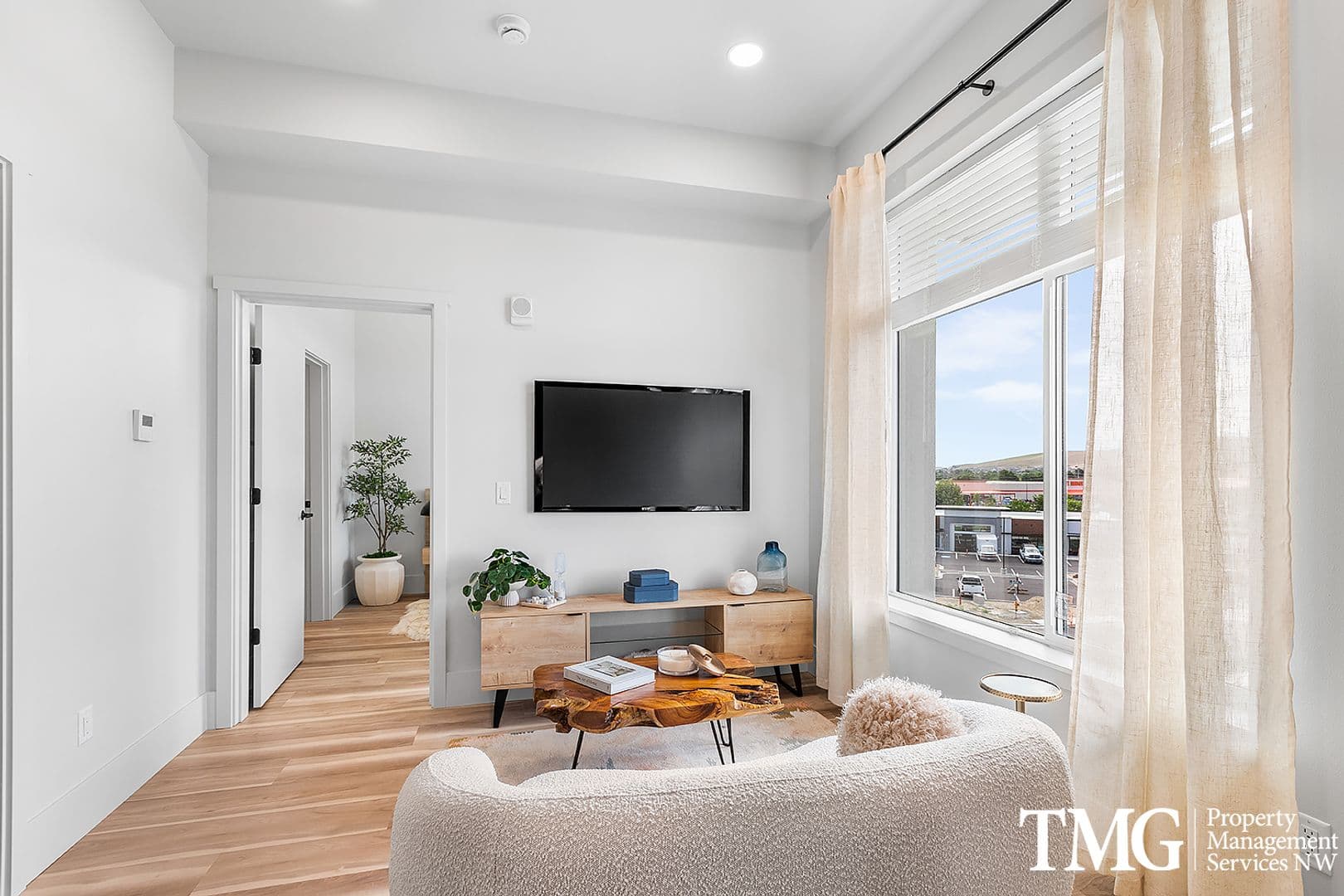 Kennewick Apartment: 4112 W 24th Ave