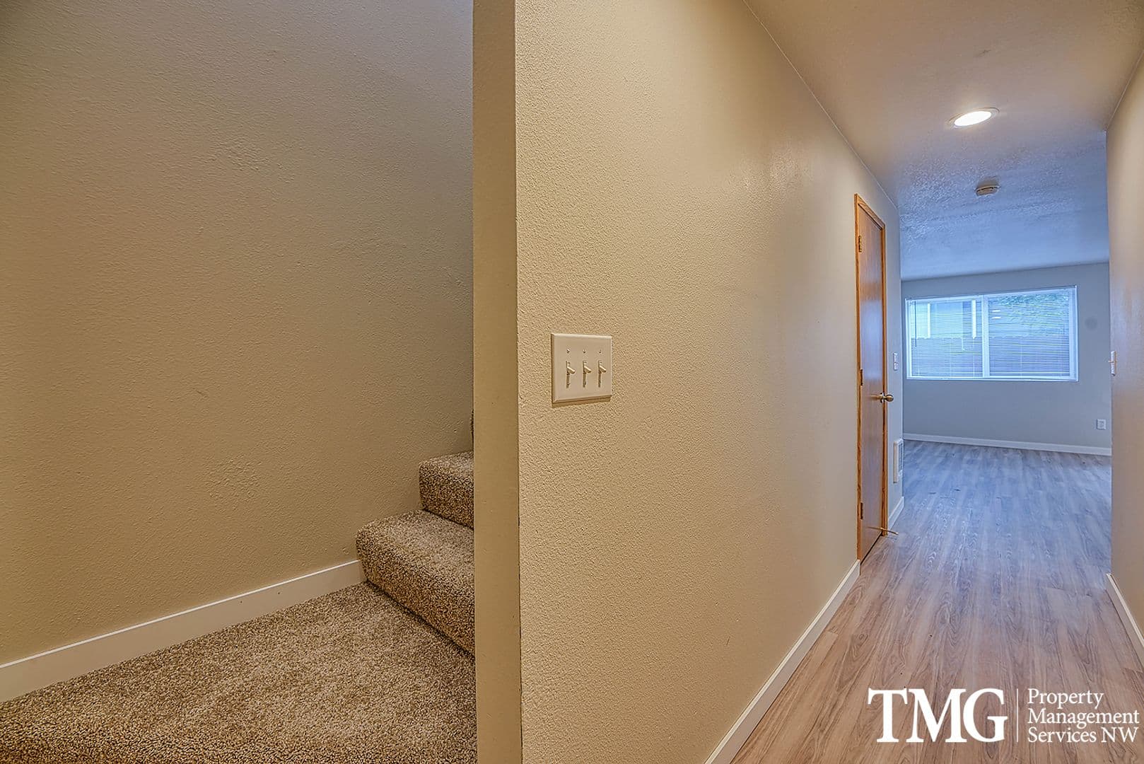 Vancouver Apartment: 13708 NE 18th St