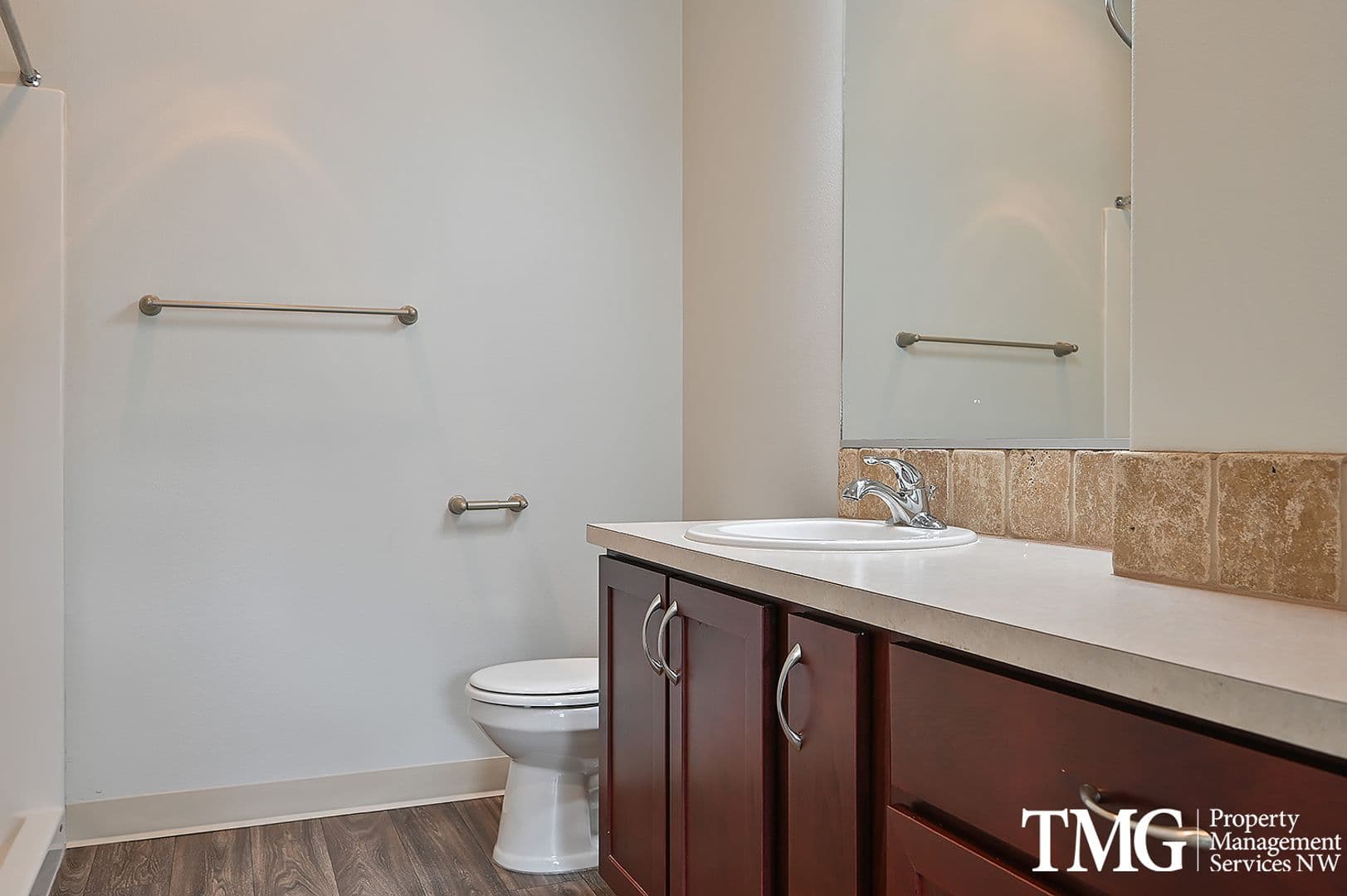 Vancouver Apartment: 4705 NE Leverich Park Way