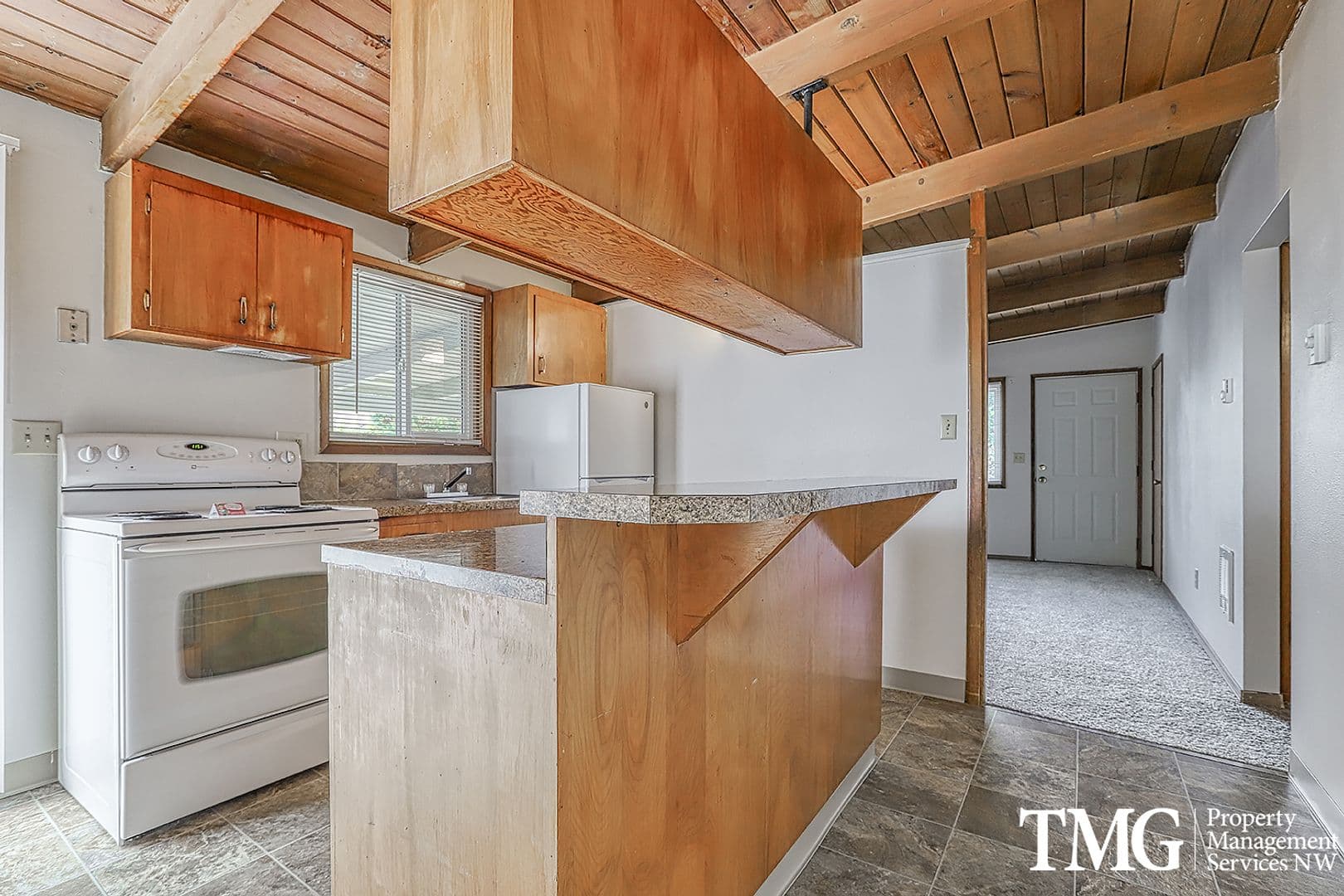 Vancouver Apartment: 2106 & 2108 E 33rd Street