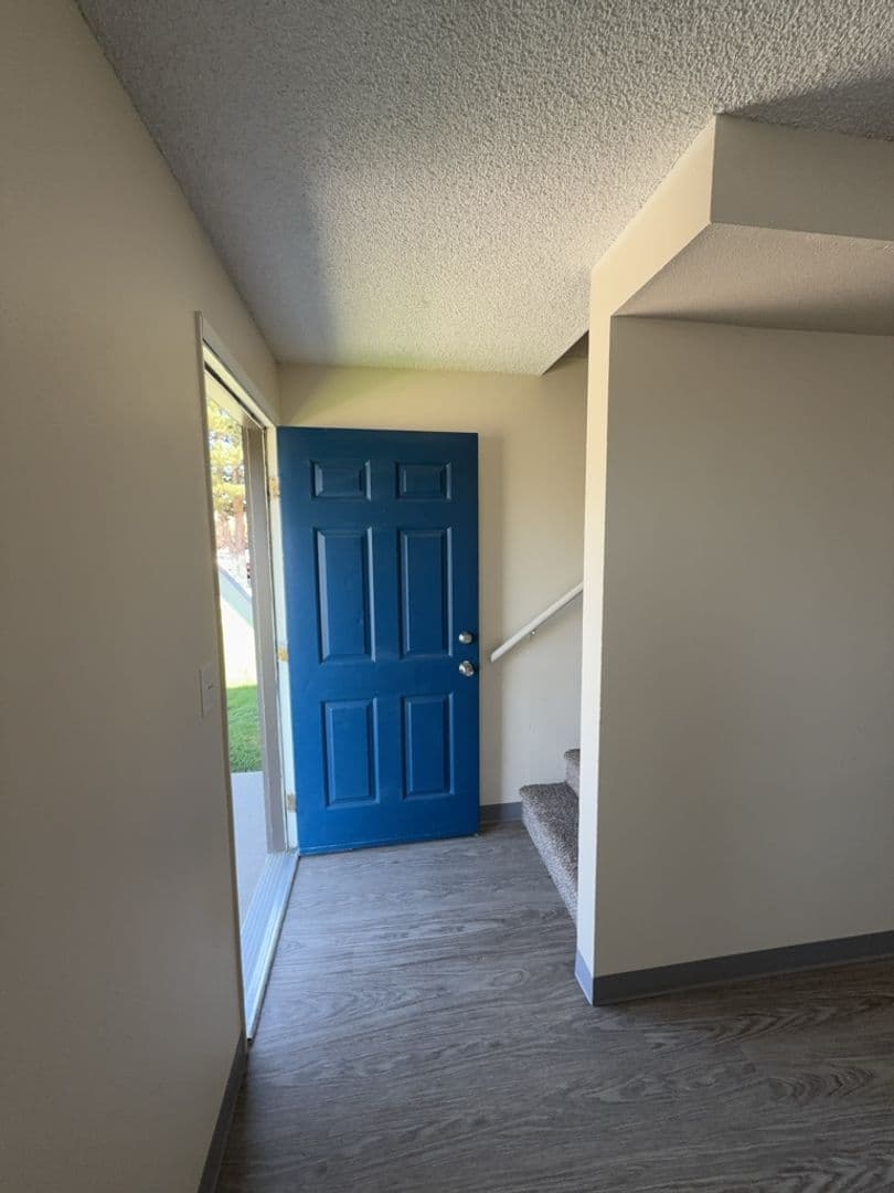 Kennewick Townhome: 4421 W Hood Ave