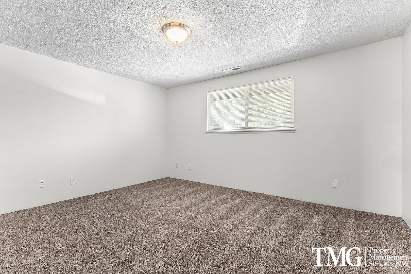 Kennewick Apartment: 440 N Volland