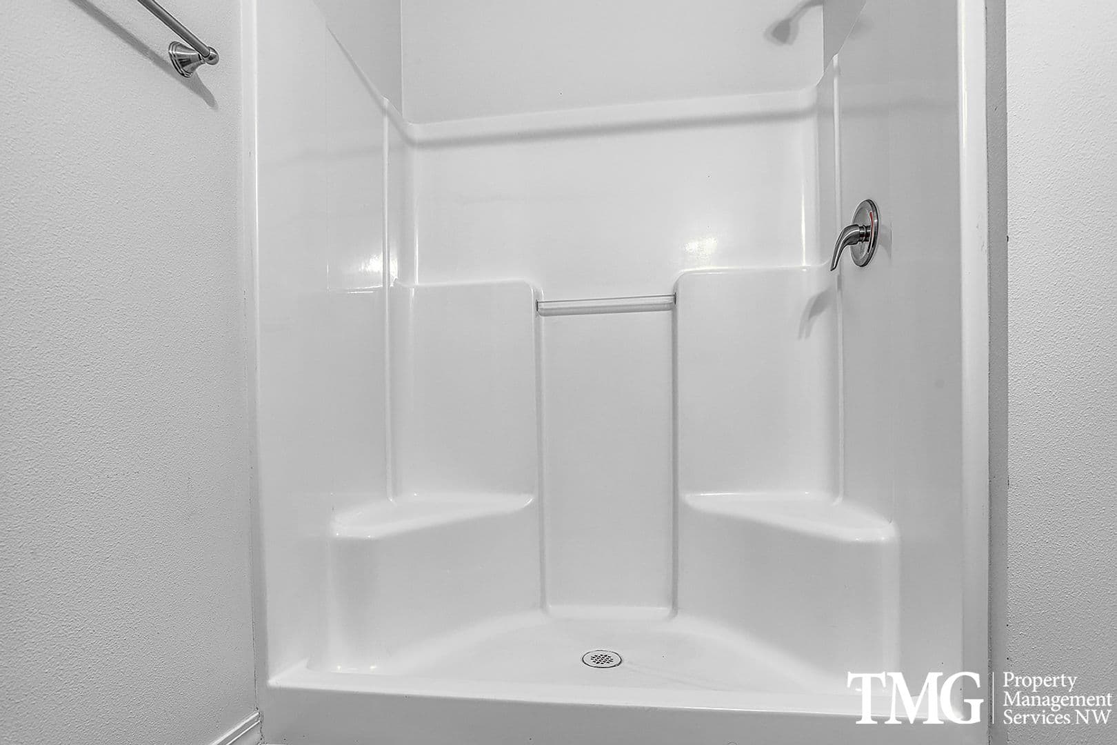 Vancouver Apartment: 1901 Broadway St
