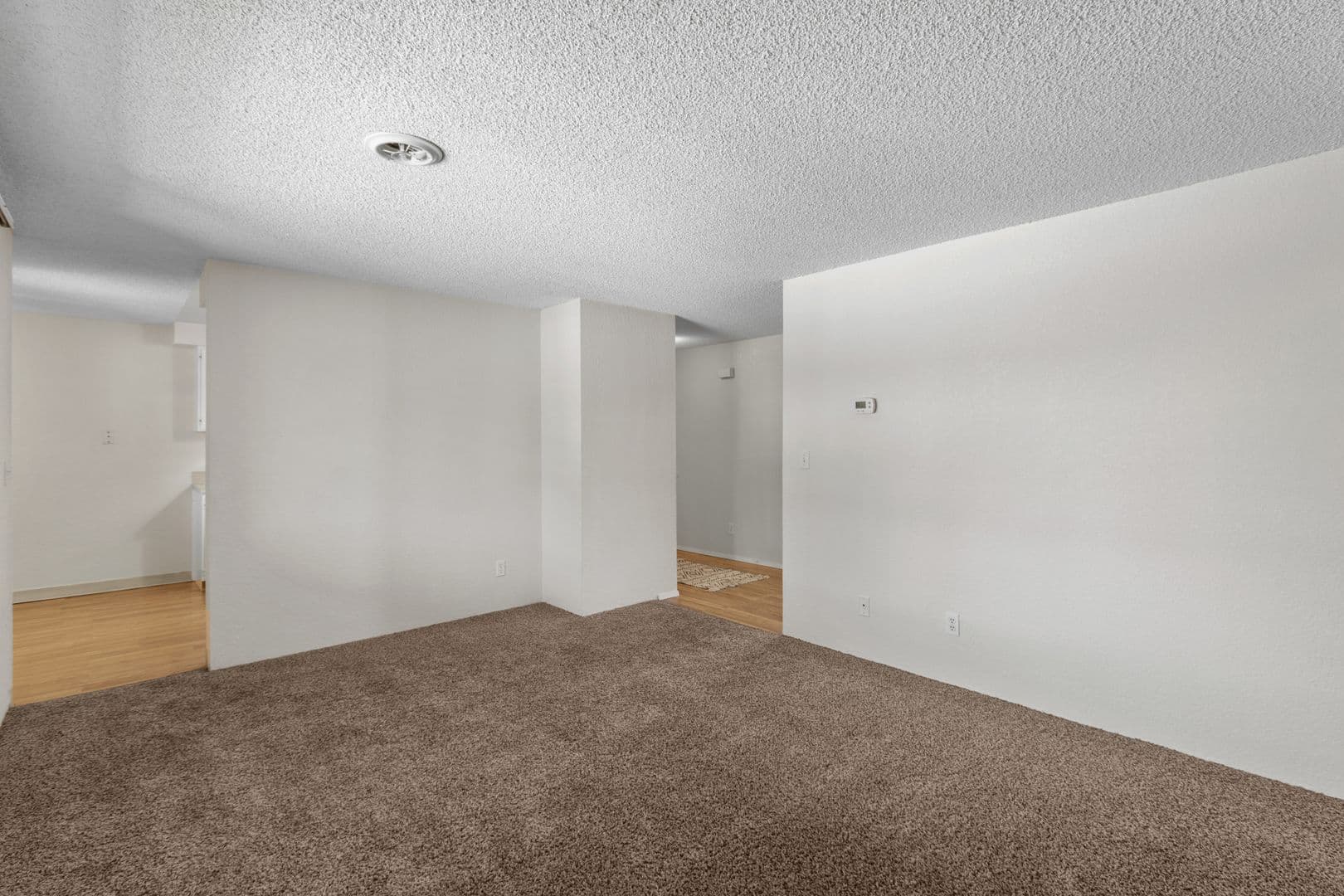 Richland Apartment: 850 Aaron Drive