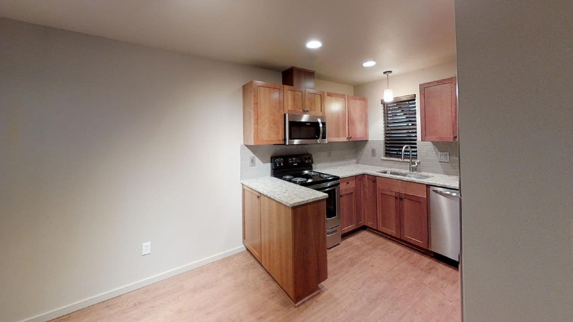 Vancouver Apartment: OLP 5264 NE 121st Avenue