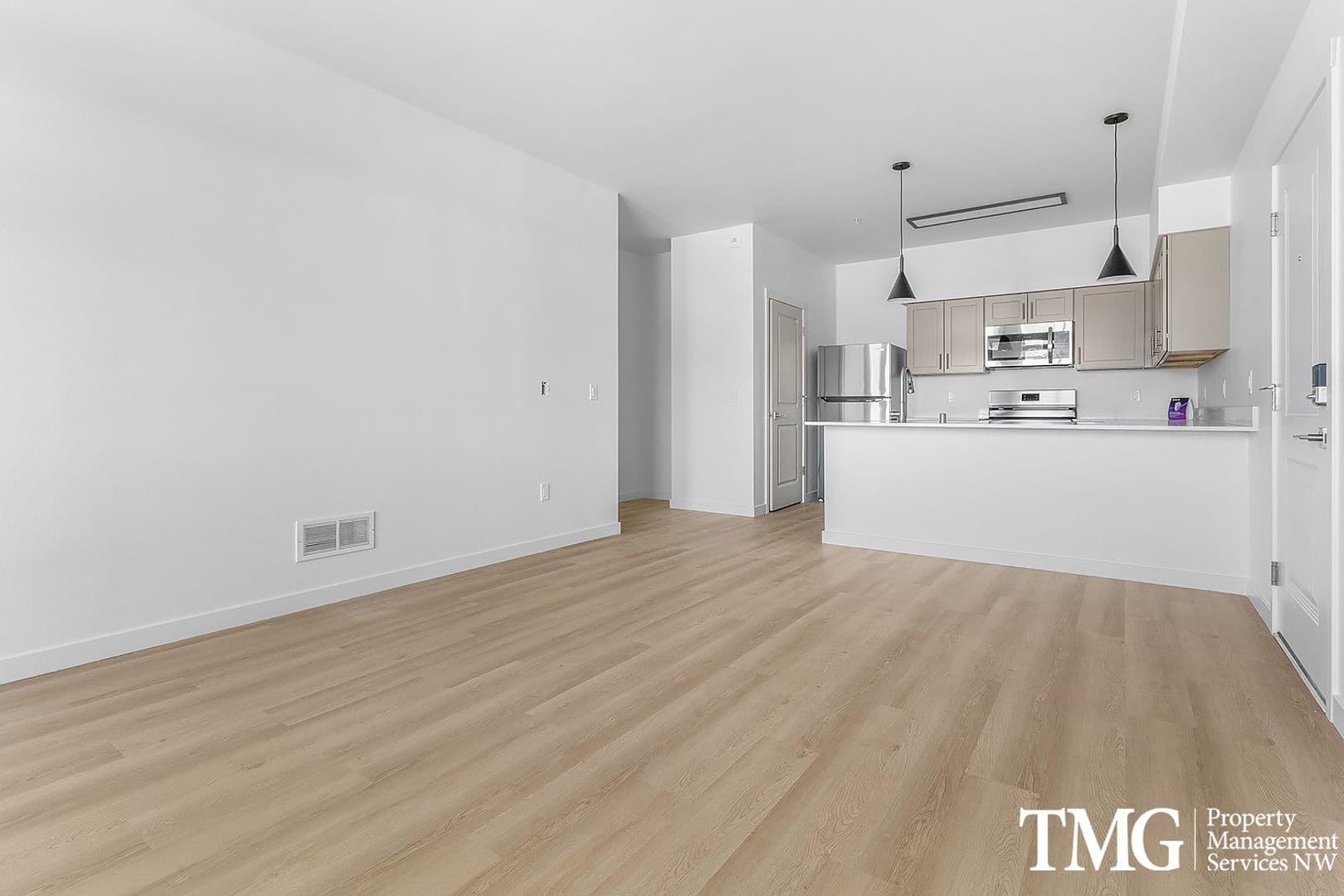 Vancouver Apartment: 12616 NE 116th Way
