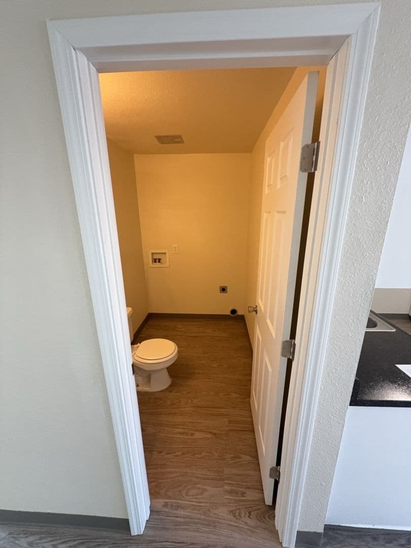 Kennewick Townhome: 4421 W Hood Ave
