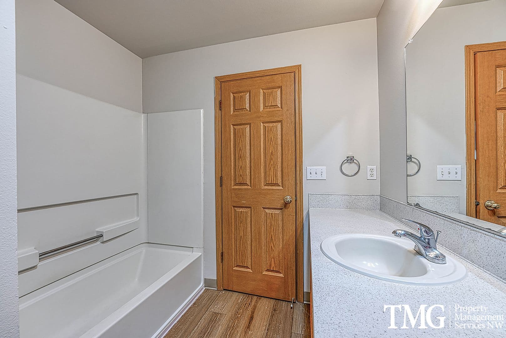 Vancouver Apartment: 3500 NE 50th Ct