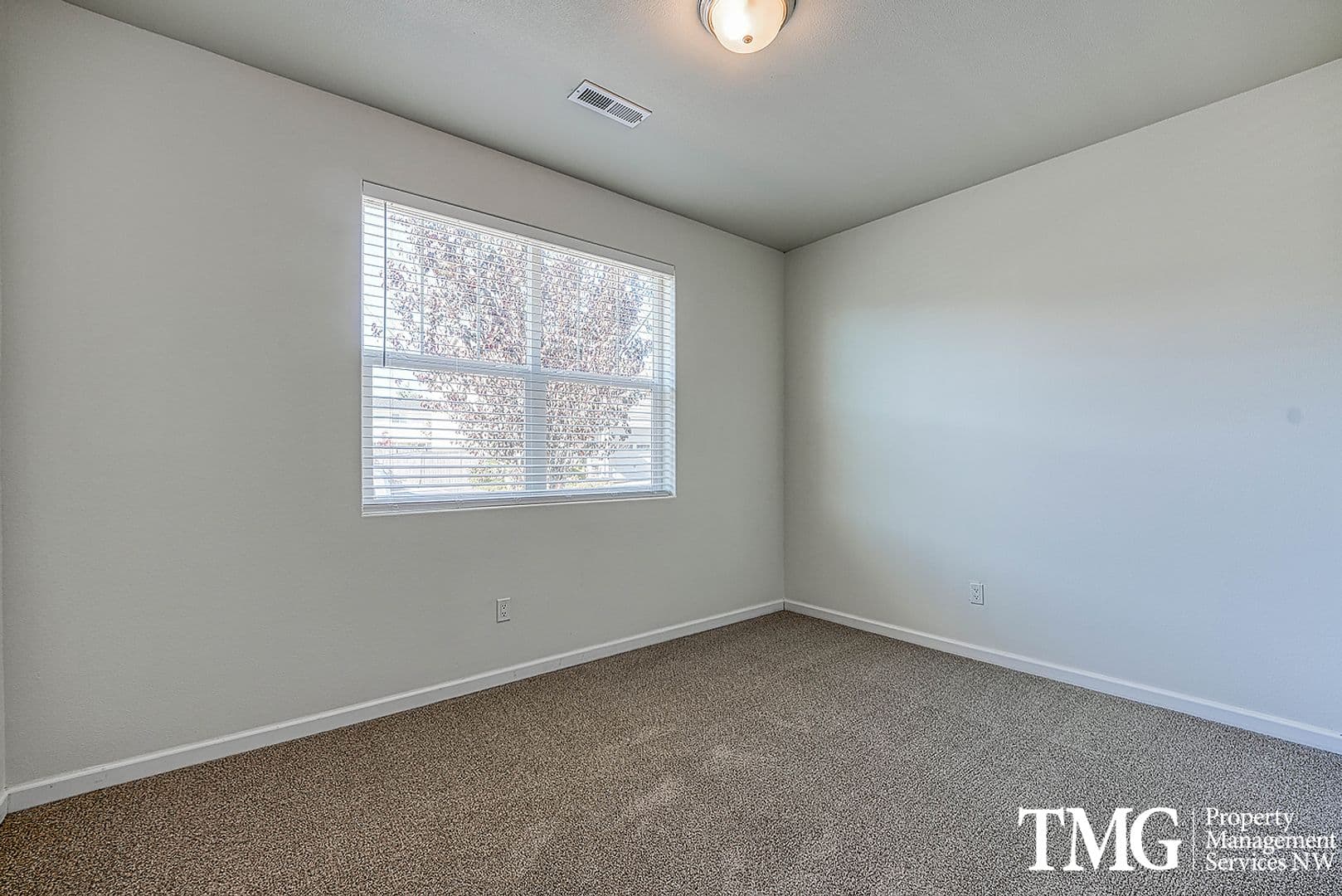 Vancouver House: 9203 NE 165th Avenue