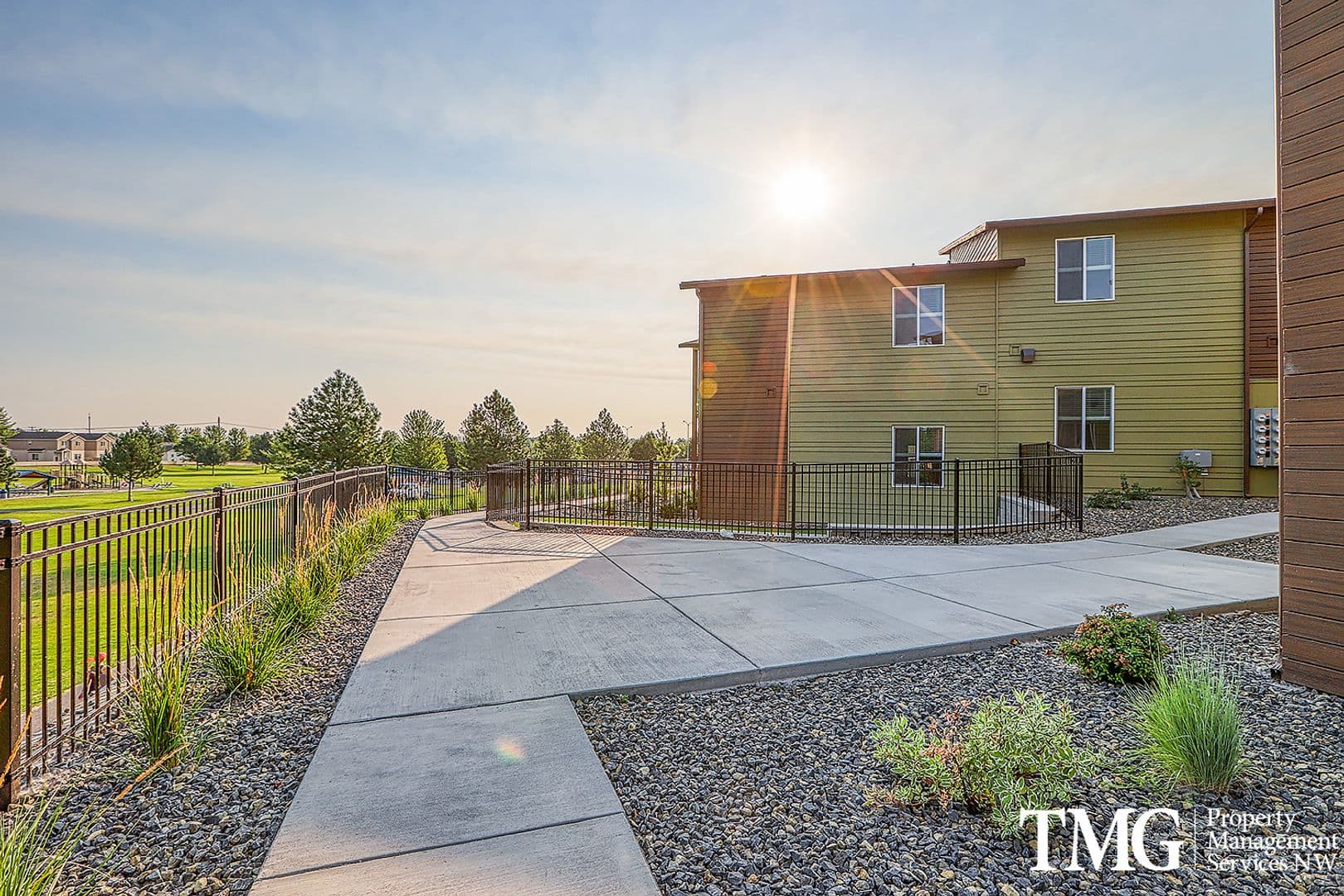 Kennewick Apartment: 7942 W 10th Ave