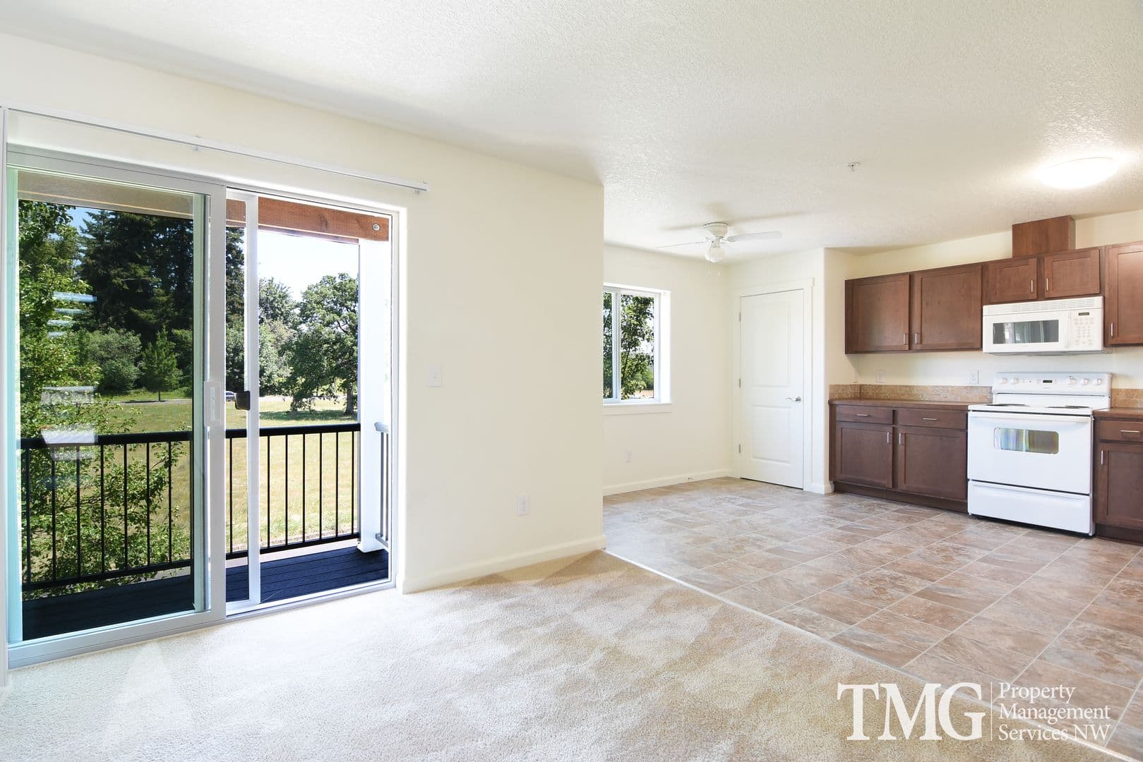 Battle Ground Apartment: 1017 SE 12th Ave