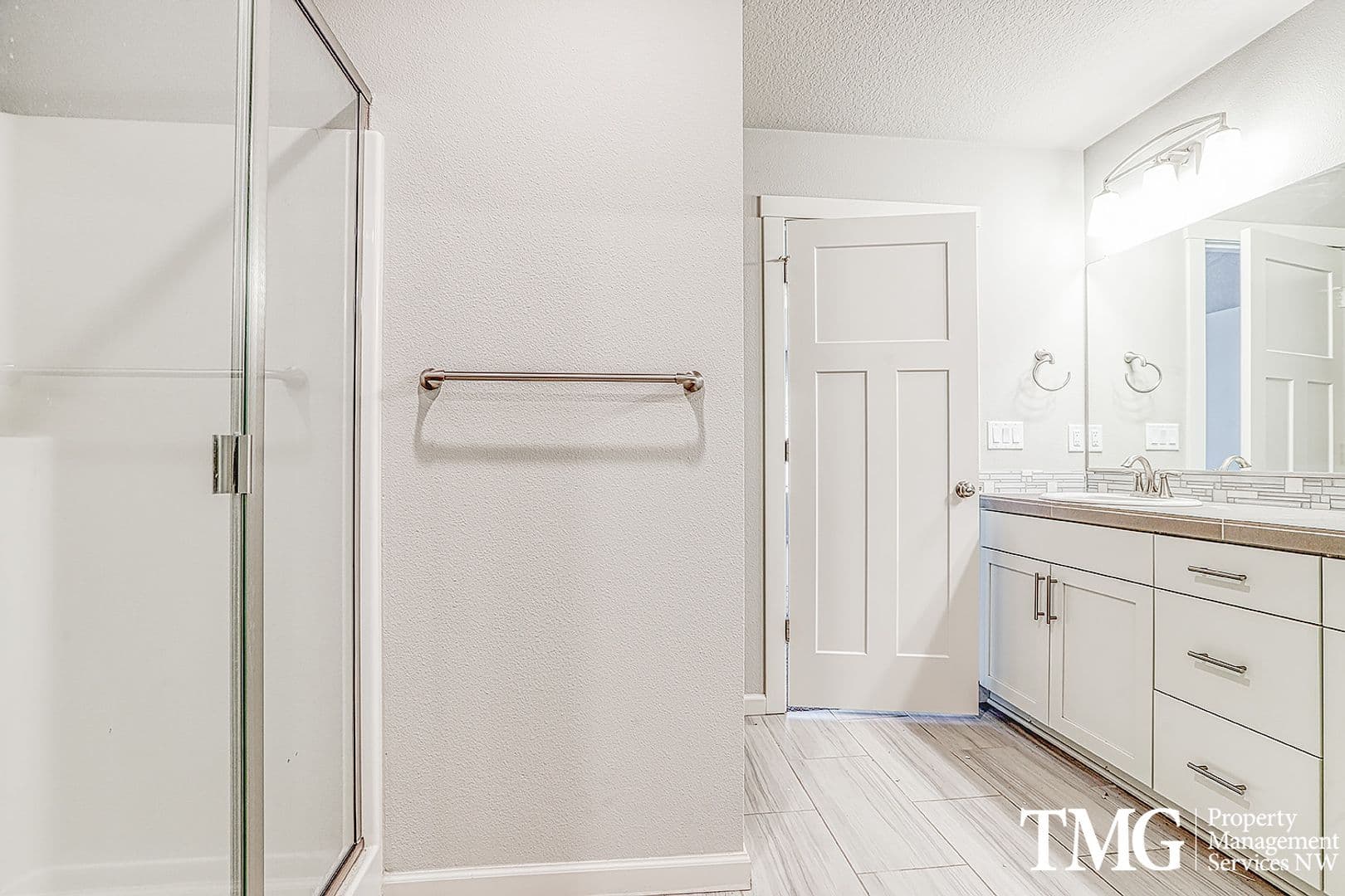 Ridgefield Townhome: 4231 S Waters Edge Way