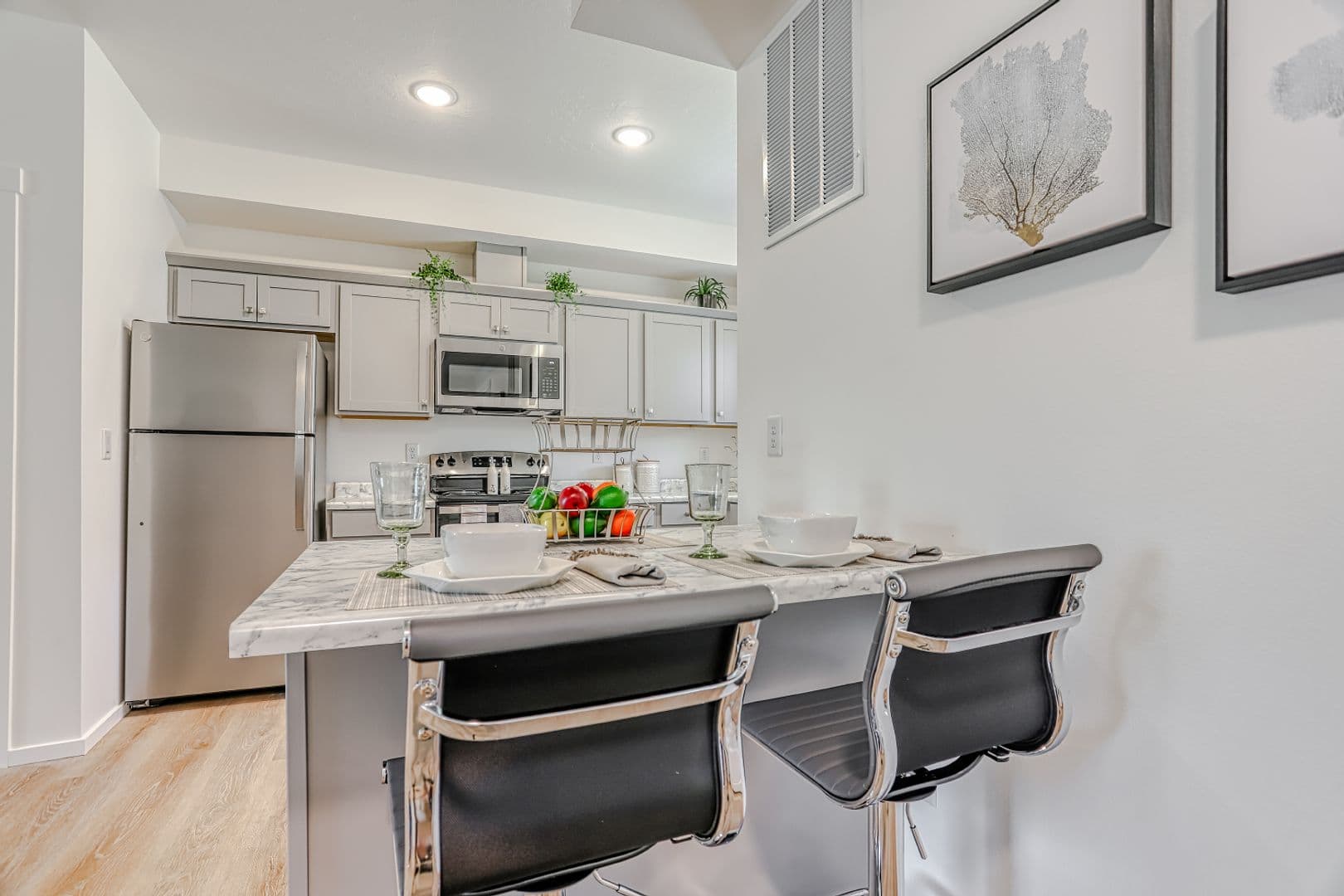 Kennewick Apartment: 2652 W 15th Ave