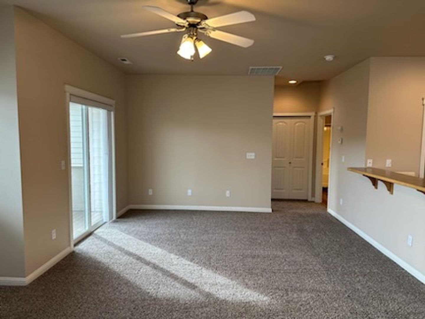 Kennewick Apartment: 8180 W 4th Ave