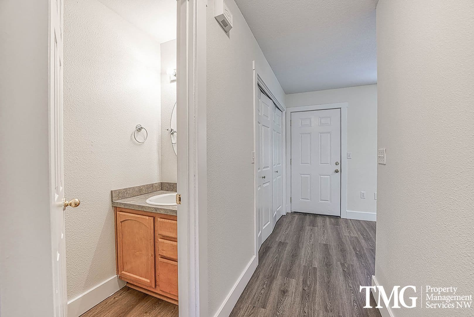 Washougal House: 697 32nd Street #2