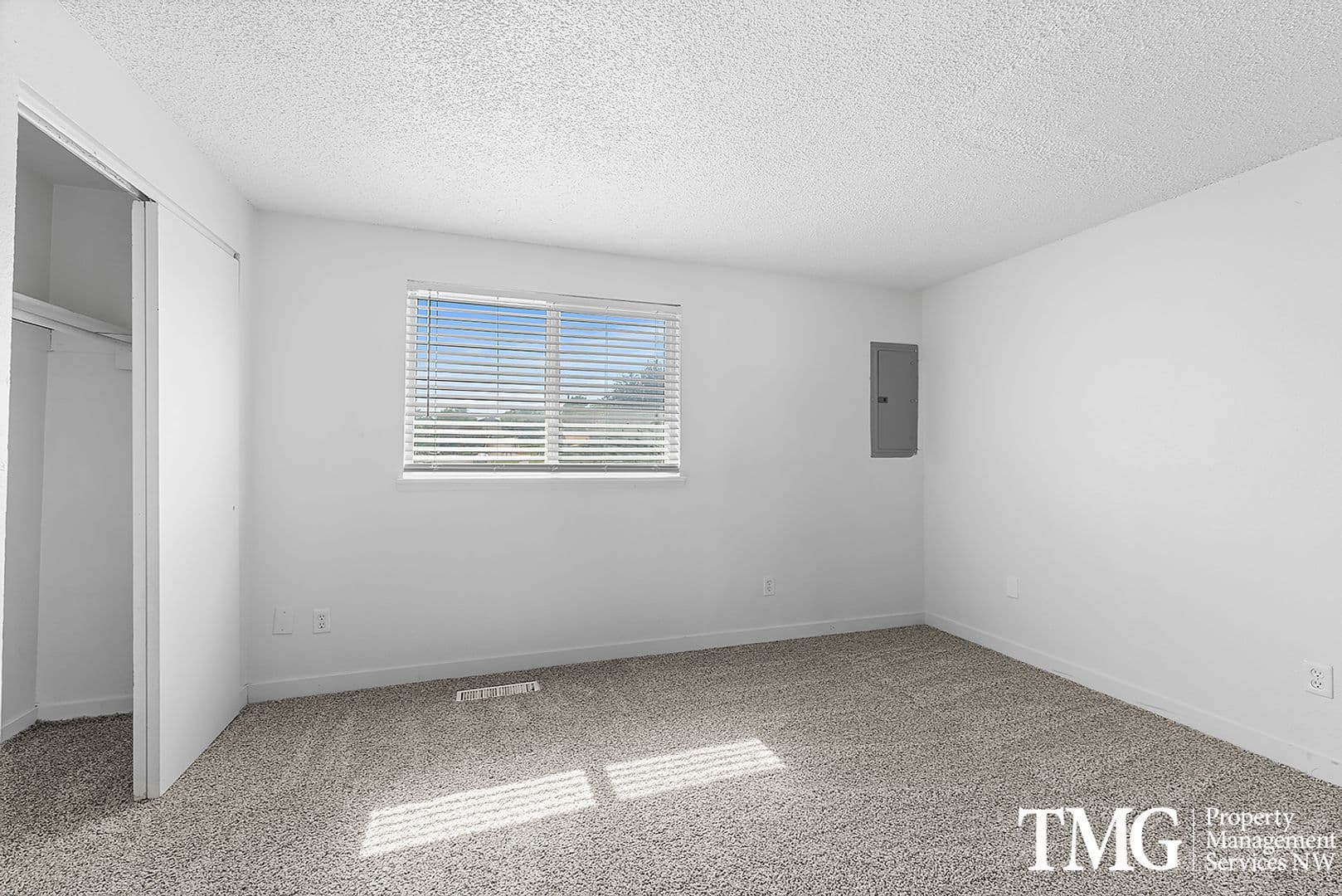 Kennewick Apartment: 803 S Olympia St