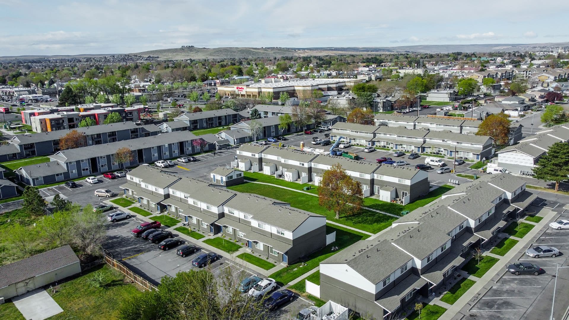 Kennewick Townhome: 4421 W Hood Ave