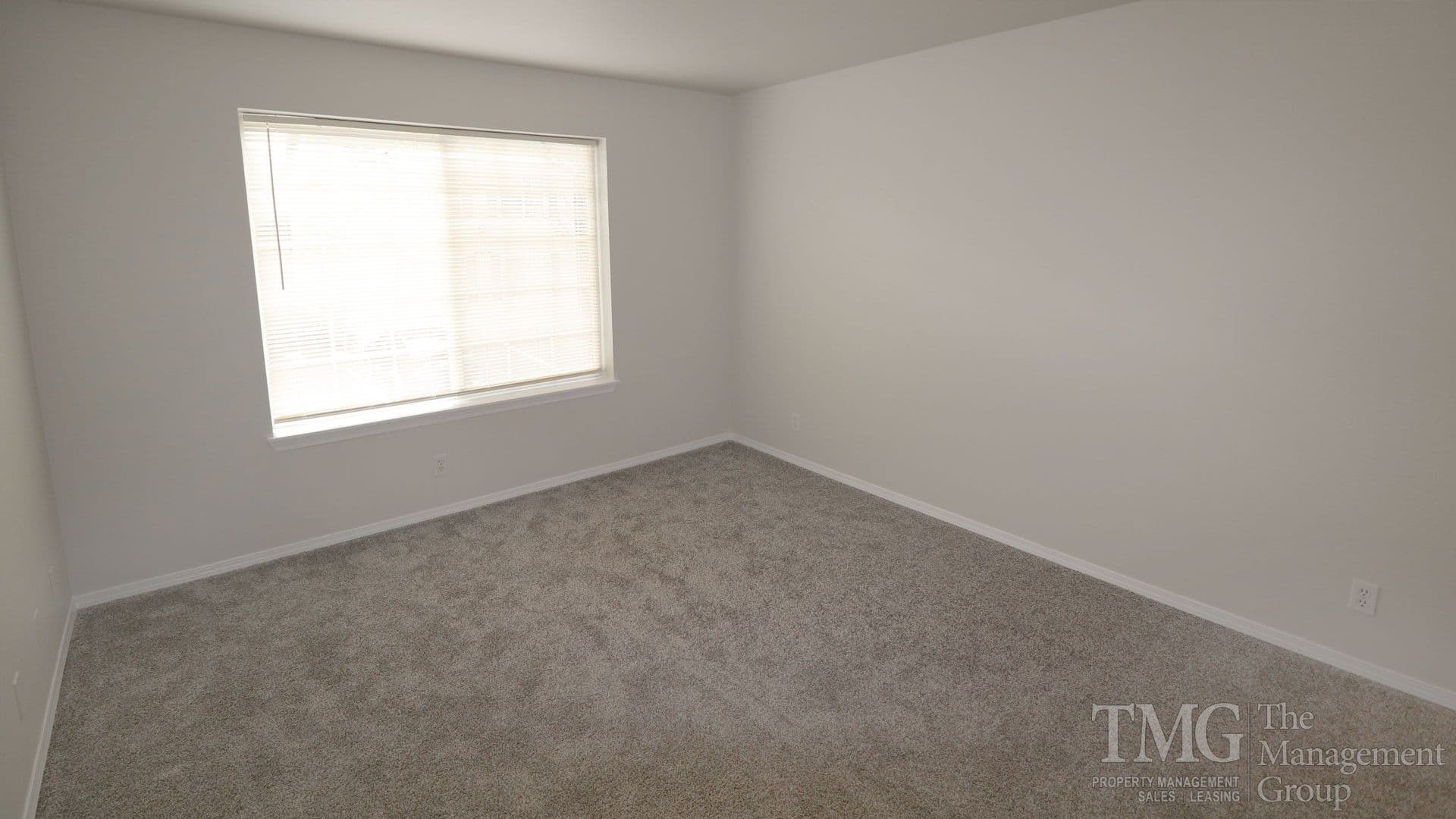 Vancouver Apartment: 5313 NE 68th Ave